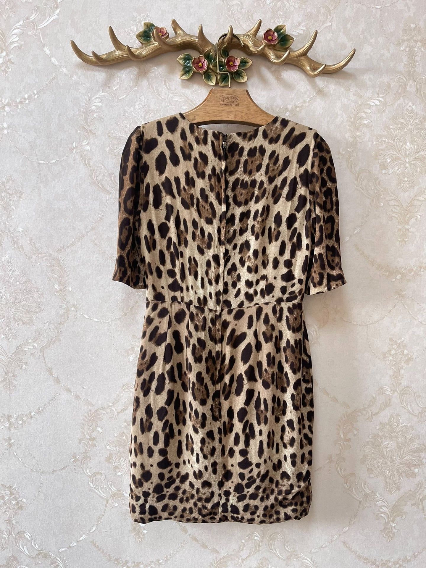 Dolce & Gabbana DG Classic Leopard Print Dress Size S / US 4 / IT 40 - 8 Thumbnail