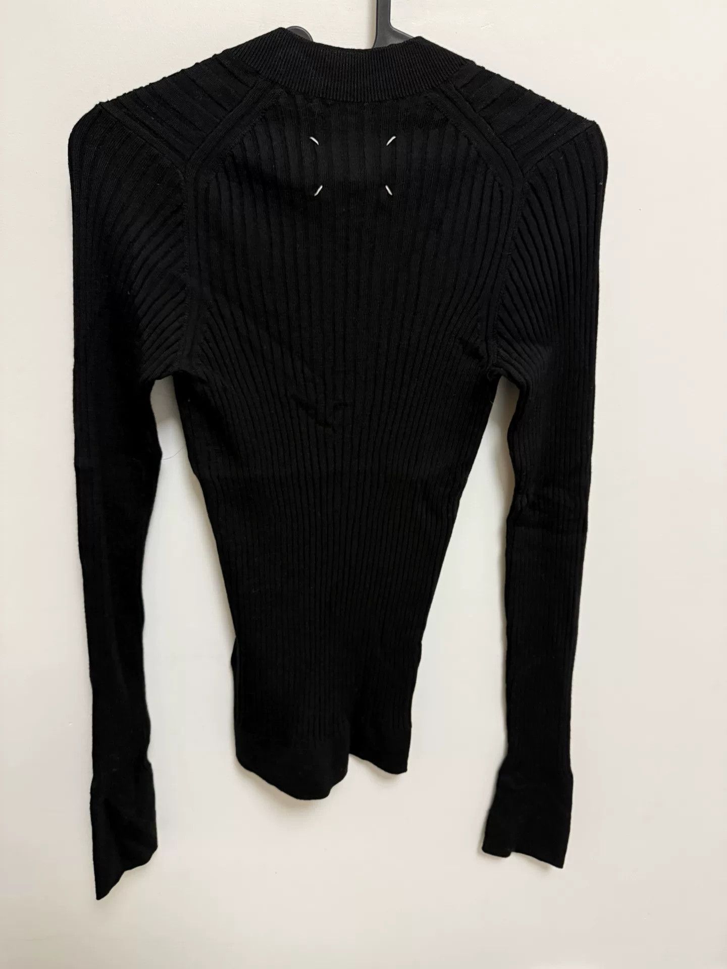 Maison Margiela Maison Margiela Black V-neck Knit Sweater Size XS / US 0-2 / IT 36-38 - 2 Thumbnail