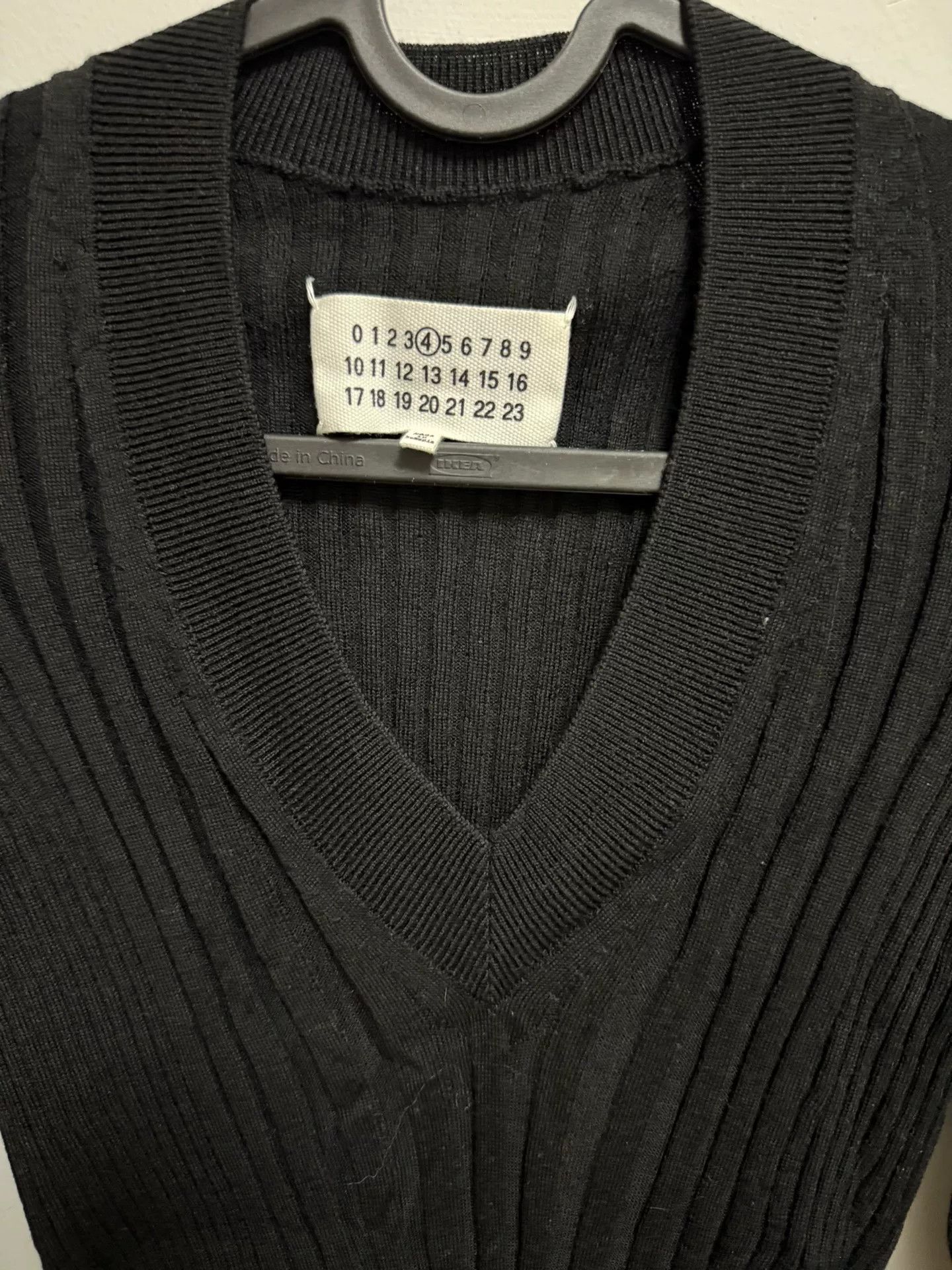 Maison Margiela Maison Margiela Black V-neck Knit Sweater Size XS / US 0-2 / IT 36-38 - 3 Thumbnail