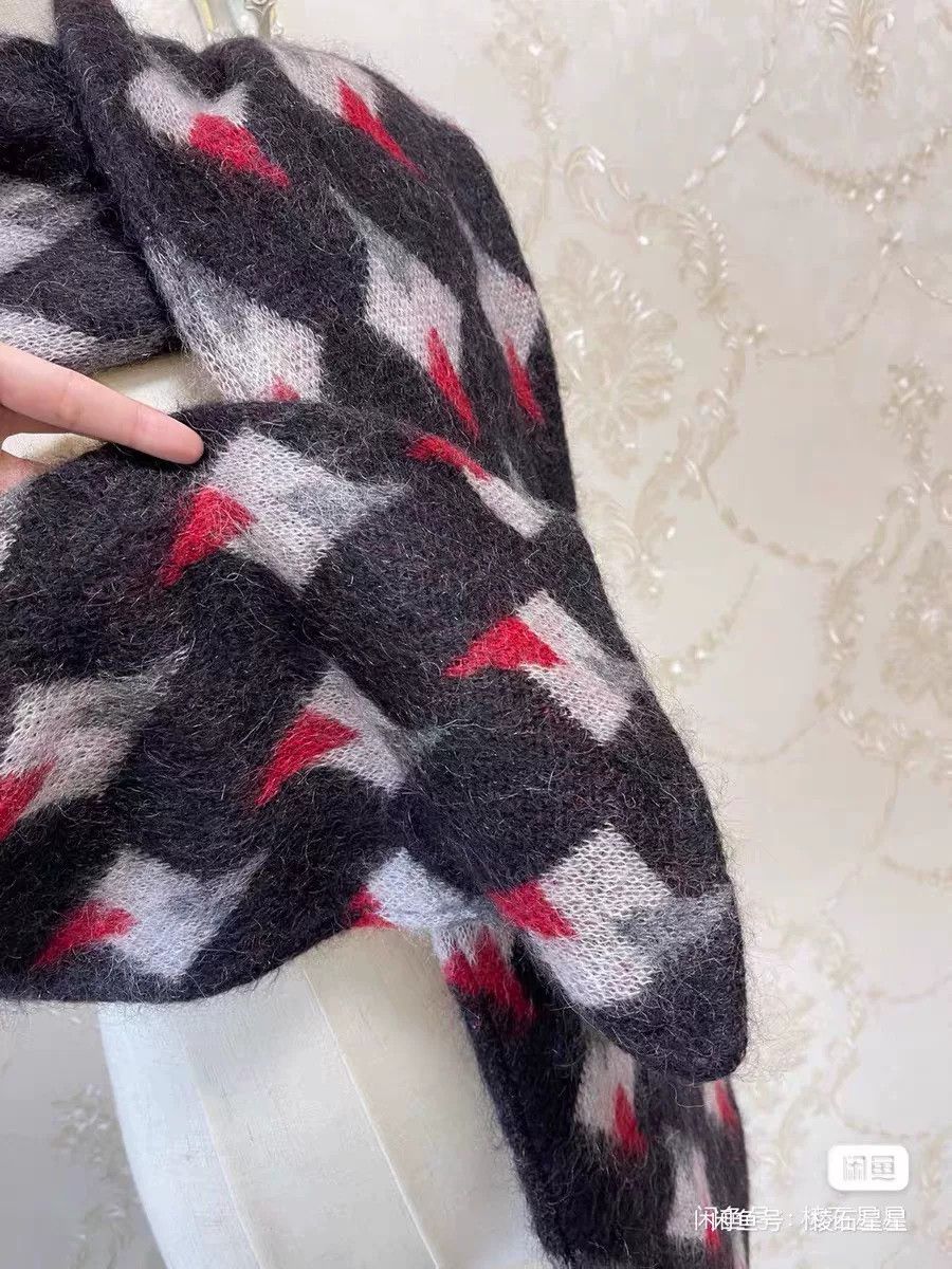 Saint Laurent Paris Saint Laurent Rose Runway Geometric Scarf Size ONE SIZE - 4 Thumbnail