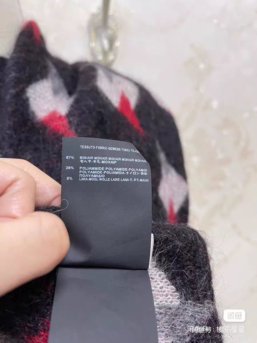 Saint Laurent Paris Saint Laurent Rose Runway Geometric Scarf Size ONE SIZE - 3 Thumbnail
