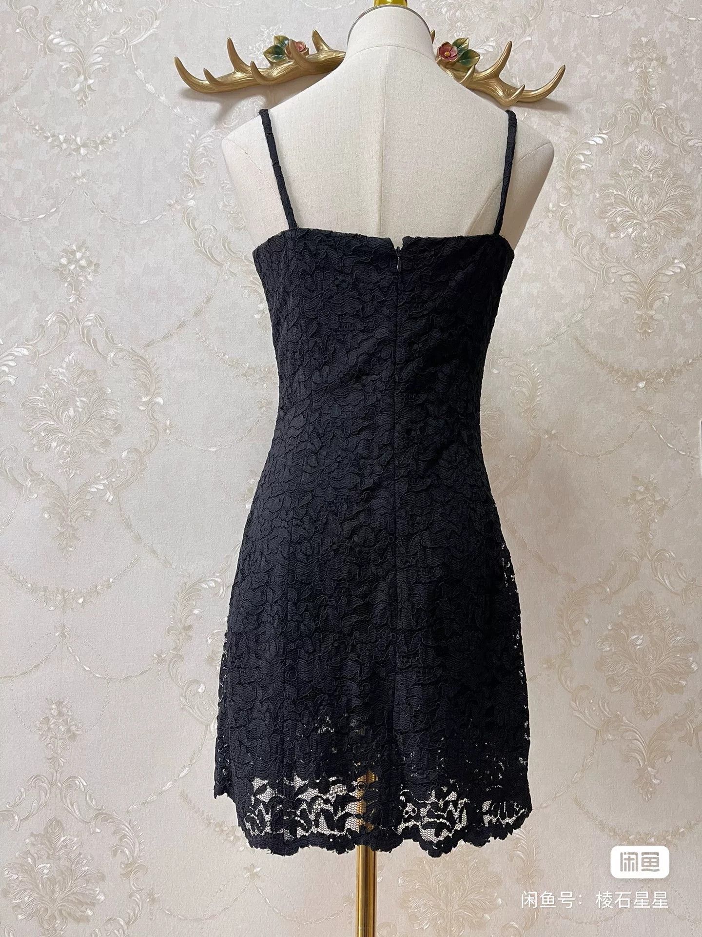 Dolce & Gabbana DG Runway Lace Dress Size S / US 4 / IT 40 - 8 Thumbnail