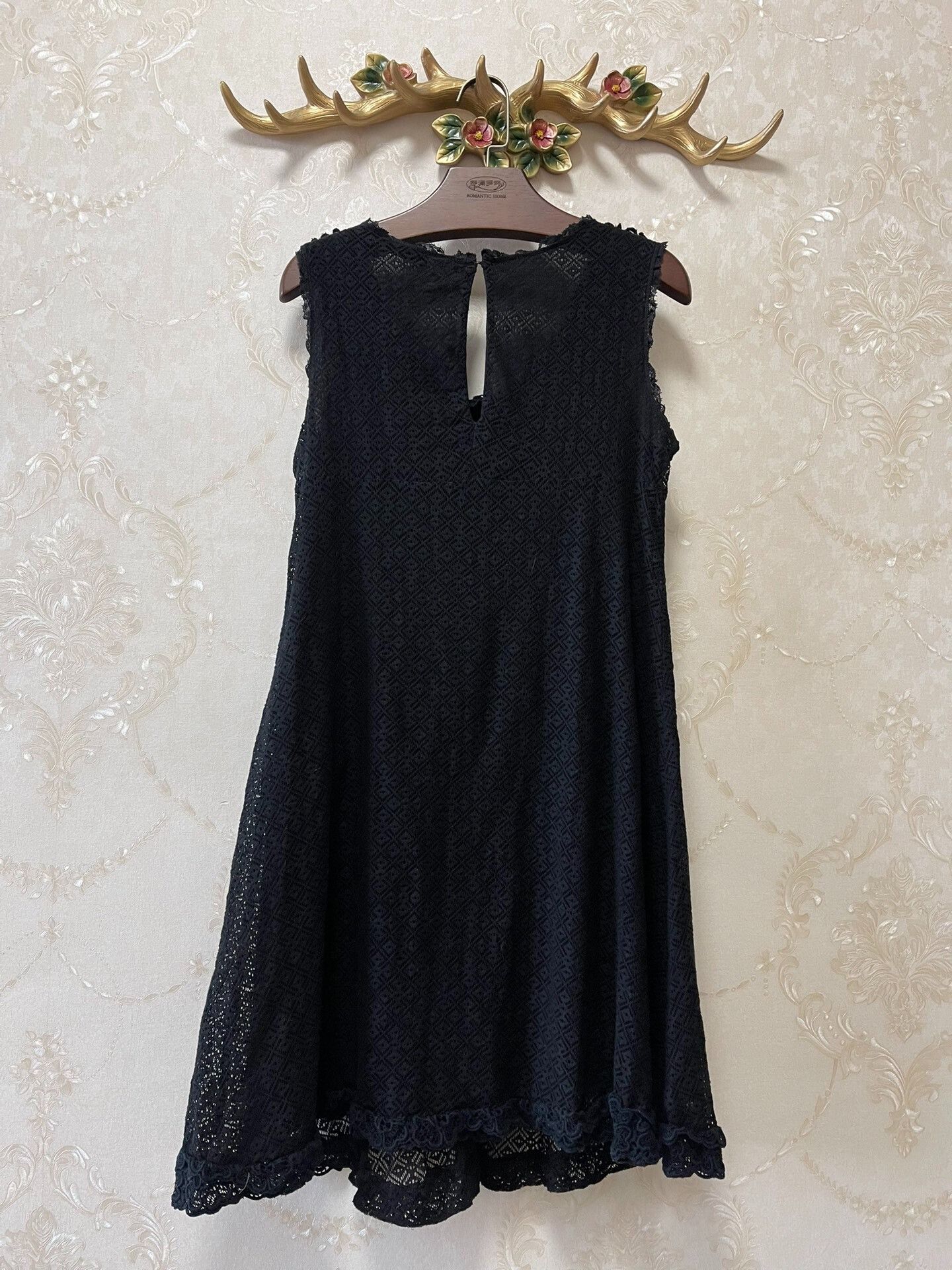 Dolce & Gabbana DG Runway Lace Dress Size M / US 6-8 / IT 42-44 - 9 Thumbnail