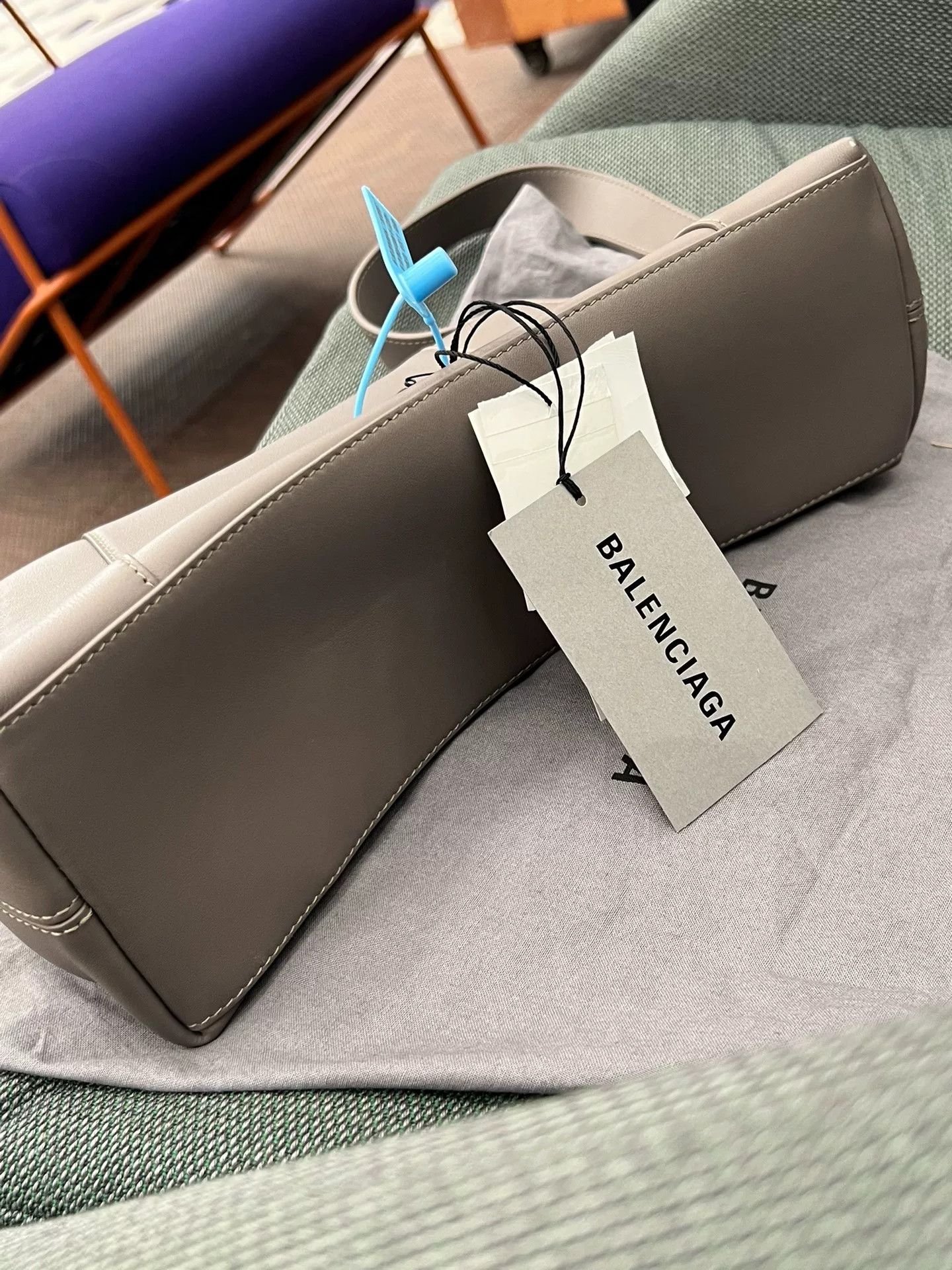 Balenciaga Balenciaga Downtown Hourglass Bag Size ONE SIZE - 2 Thumbnail