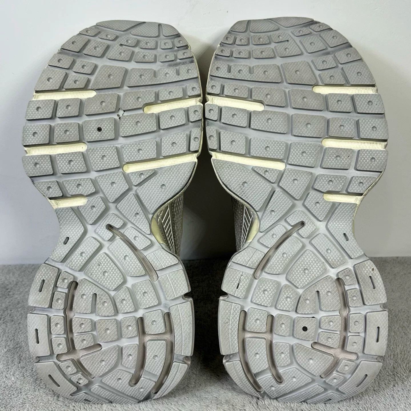 Balenciaga Balenciaga Mesh Beige Lowtop Sneakers XXXL Men Size US 10 / EU 43 - 5 Thumbnail