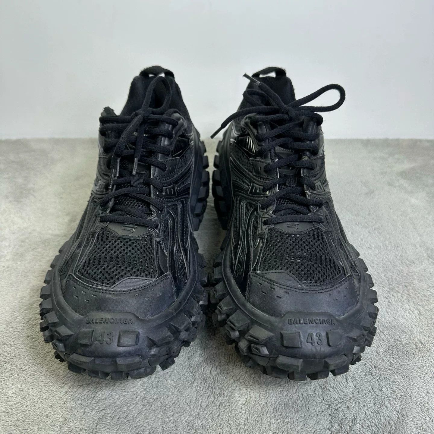 Balenciaga Balenciaga Blue Lowtop Sneakers 43 Men Size US 10 / EU 43 - 2 Thumbnail