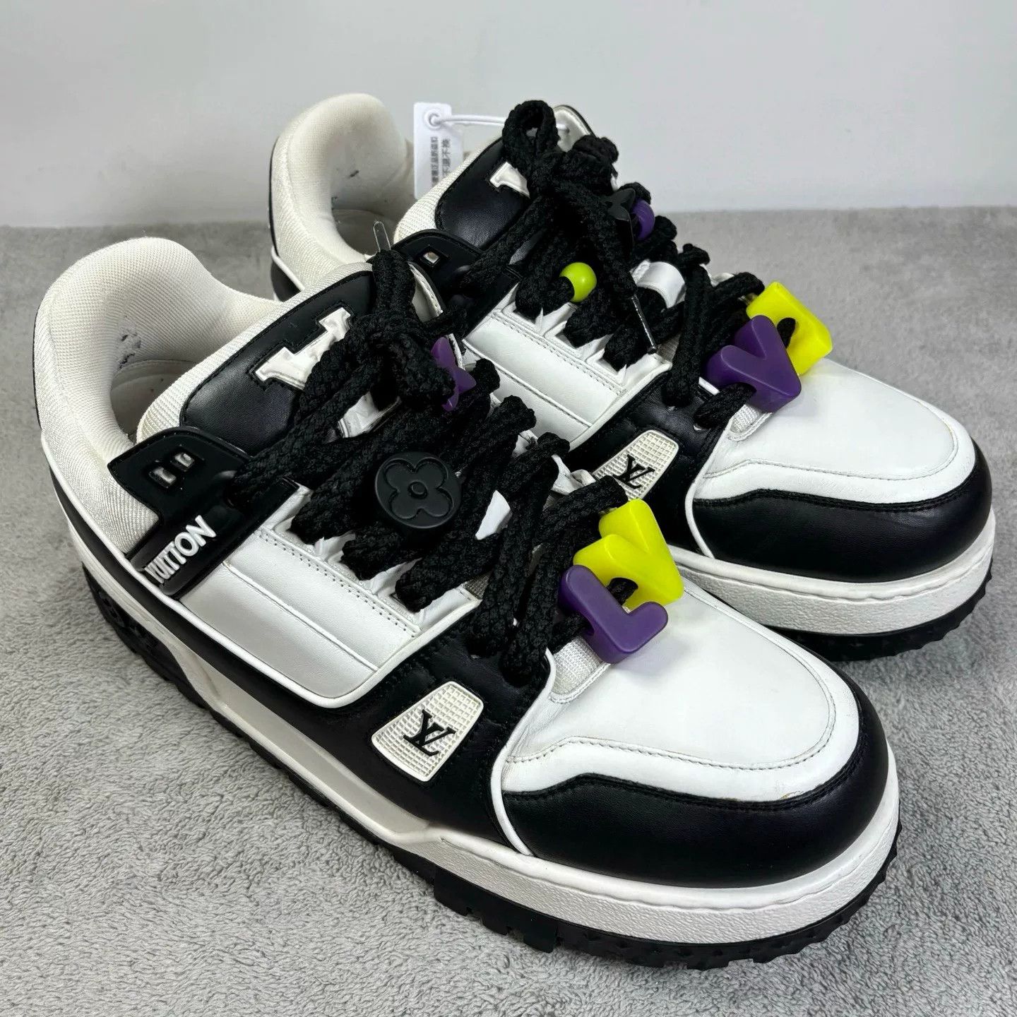 Louis Vuitton Louis Vuitton Training White Lowtop Sneakers 43.5 Men Size US 10.5 / EU 43-44 - 3 Thumbnail