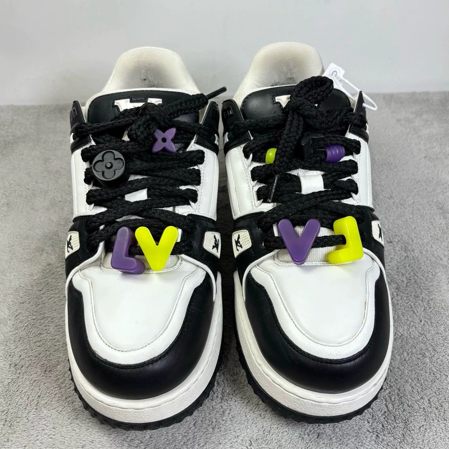 Louis Vuitton Louis Vuitton Training White Lowtop Sneakers 43.5 Men Size US 10.5 / EU 43-44 - 2 Thumbnail