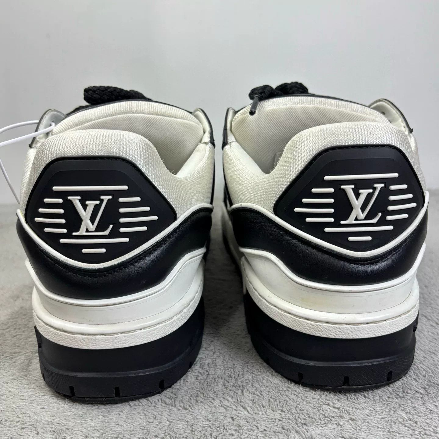 Louis Vuitton Louis Vuitton Training White Lowtop Sneakers 43.5 Men Size US 10.5 / EU 43-44 - 6 Thumbnail