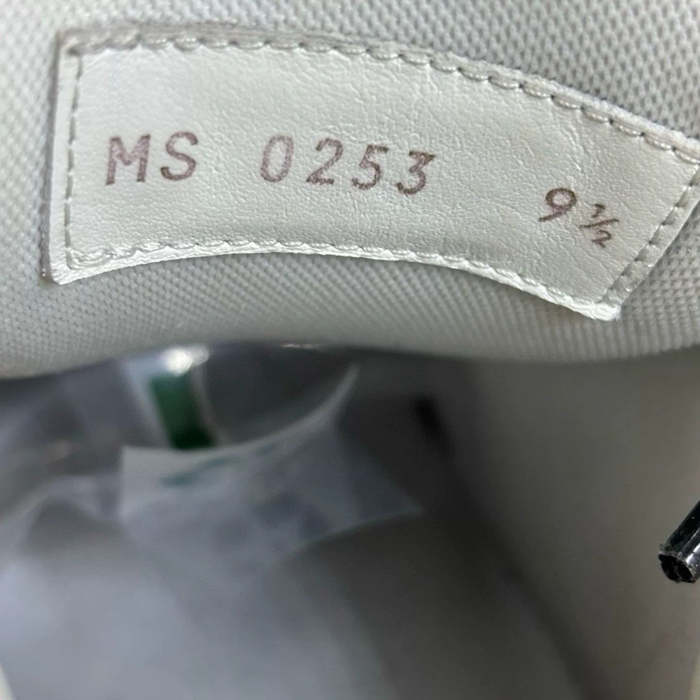 Louis Vuitton Louis Vuitton Training White Lowtop Sneakers 43.5 Men Size US 10.5 / EU 43-44 - 7 Thumbnail