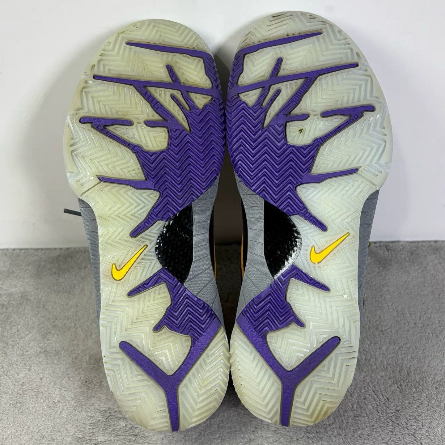 Nike Nike KOBE 4 Lowtop Sneakers 44 Men Size US 10.5 / EU 43-44 - 5 Thumbnail