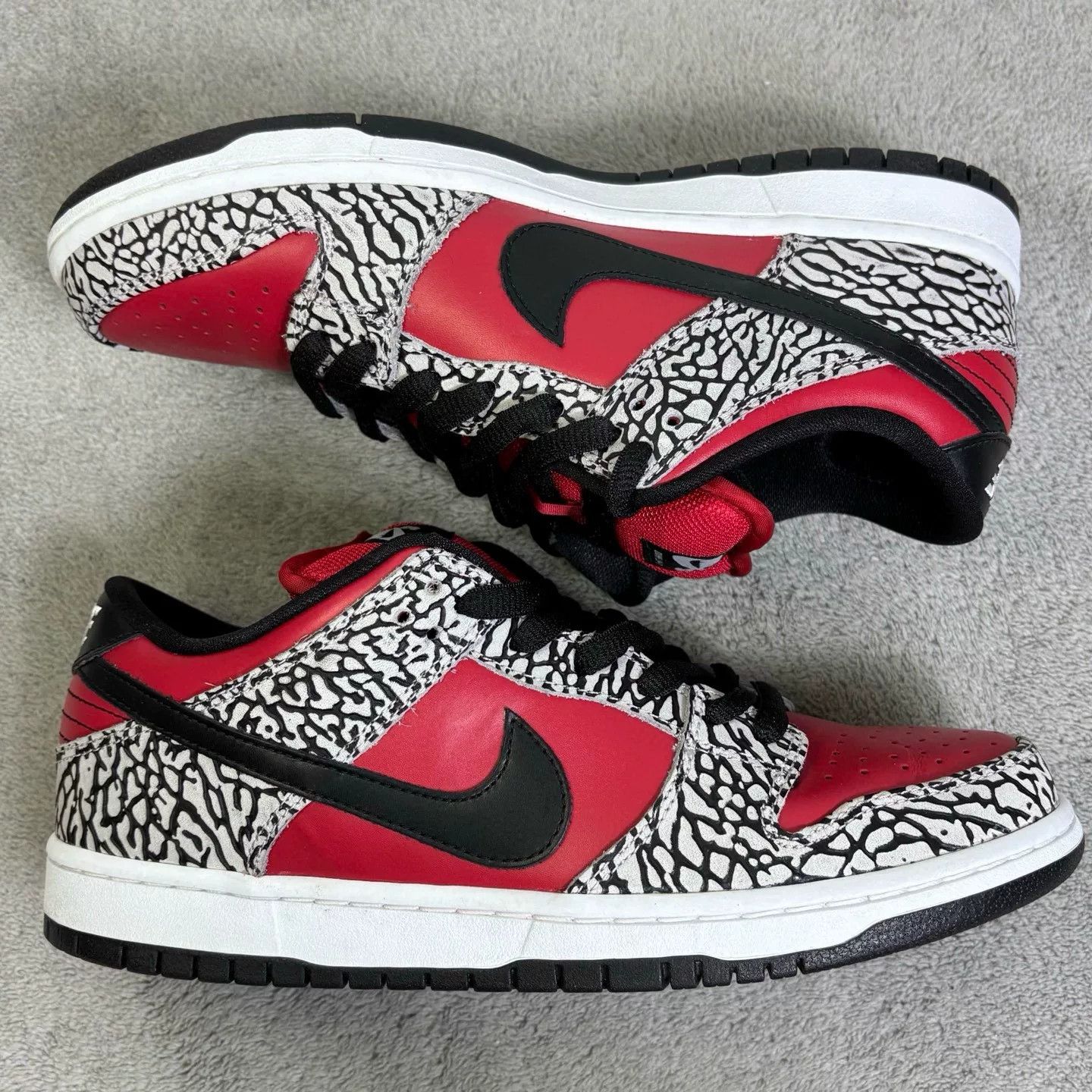 Supreme Supreme DUNK Red Lowtop Sneakers 43 Men Size US 10 / EU 43 - 4 Thumbnail