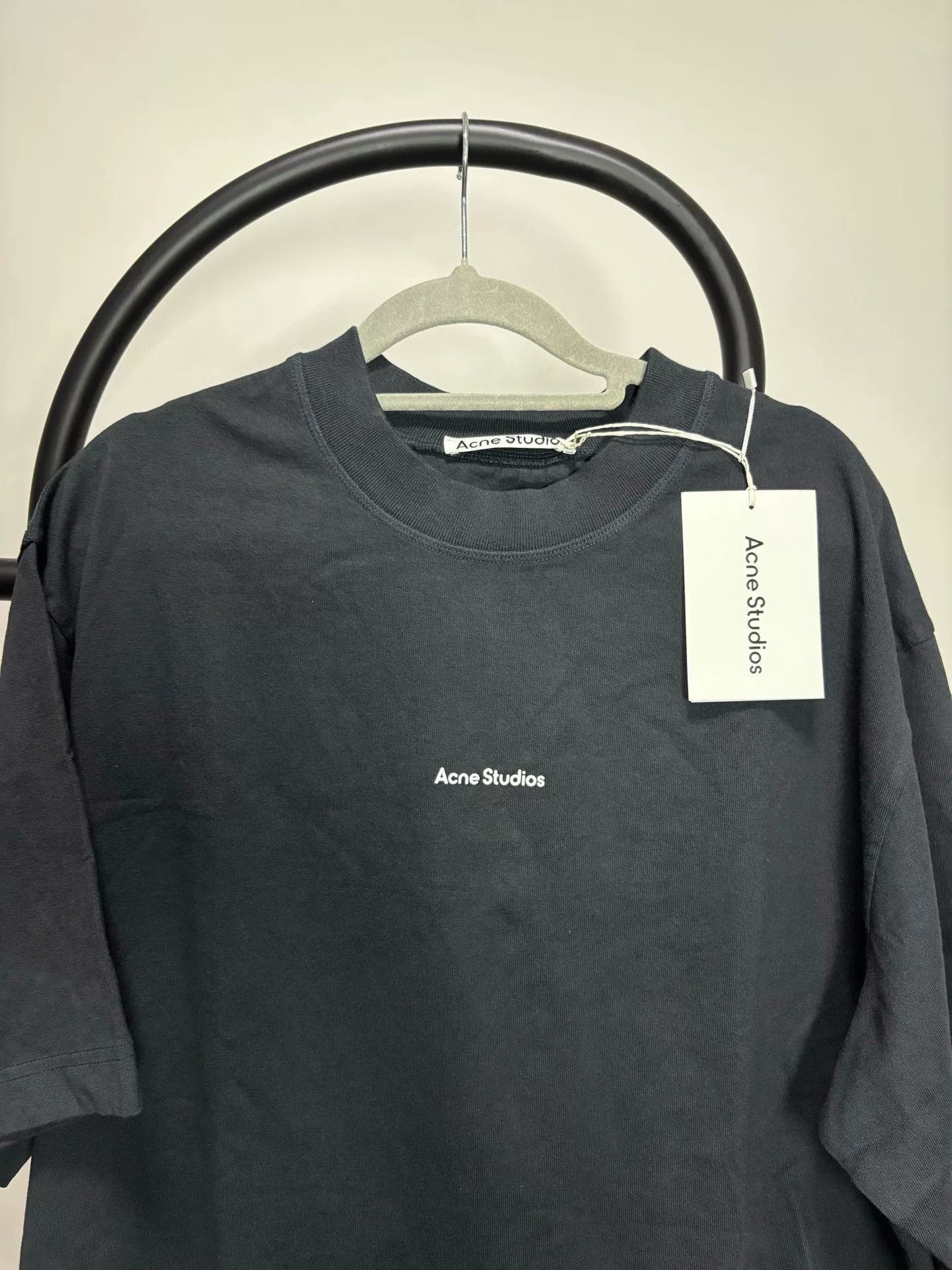 Acne Studios Acne Studios Printed Oversized Black T-Shirt M Men Size US M / EU 48-50 / 2 - 2 Thumbnail