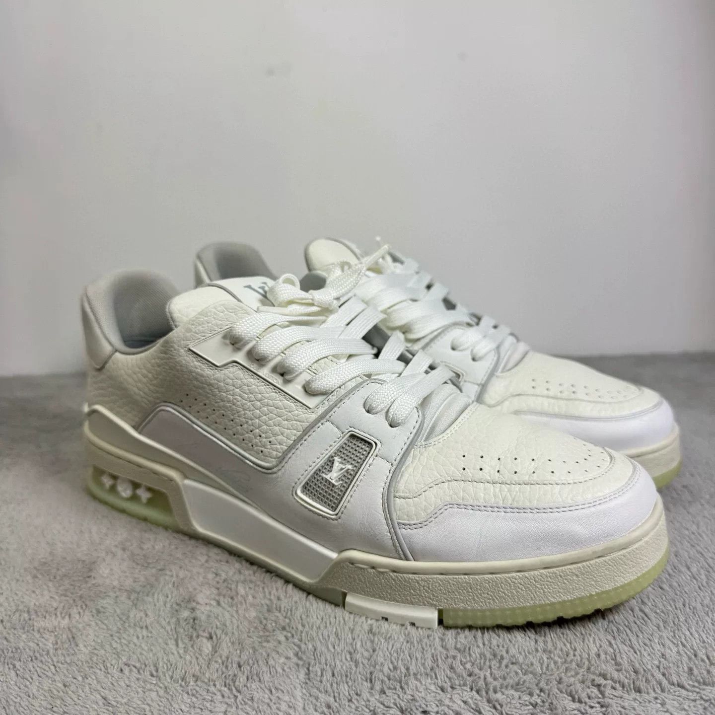 Louis Vuitton Louis Vuitton Training White Lowtop Sneakers 42 Men Size US 9 / EU 42 - 3 Thumbnail
