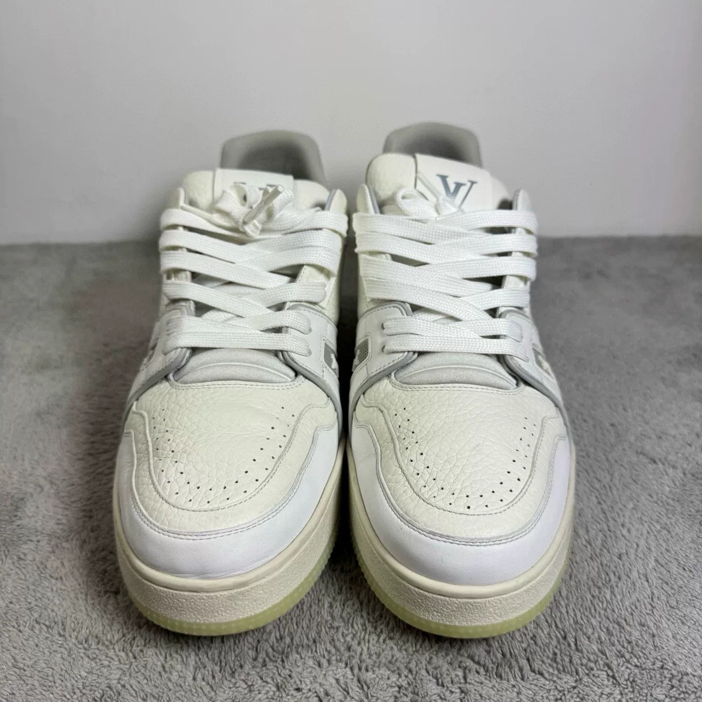 Louis Vuitton Louis Vuitton Training White Lowtop Sneakers 42 Men Size US 9 / EU 42 - 2 Thumbnail