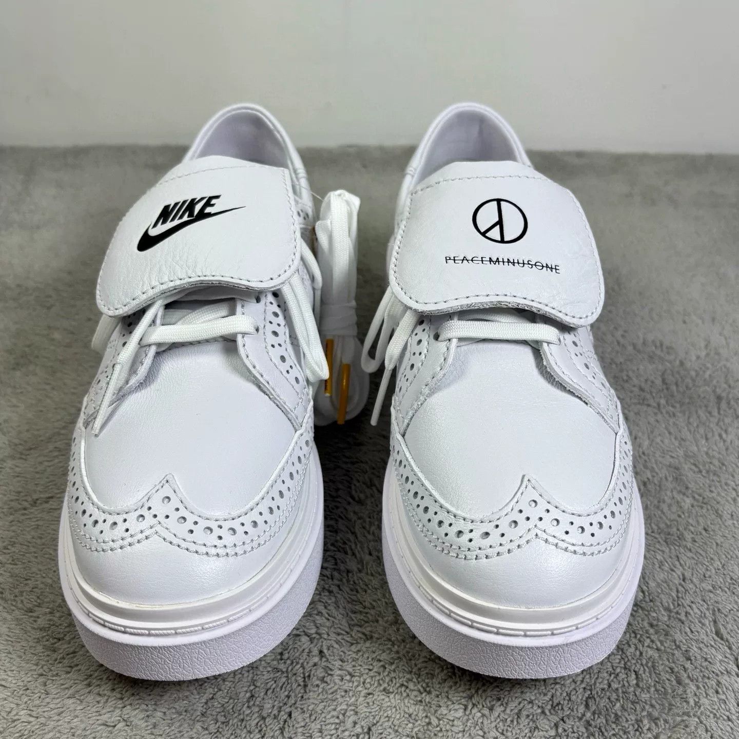 Nike Nike White Lowtop Sneakers 36 Men Size US 5 / EU 37 - 2 Thumbnail