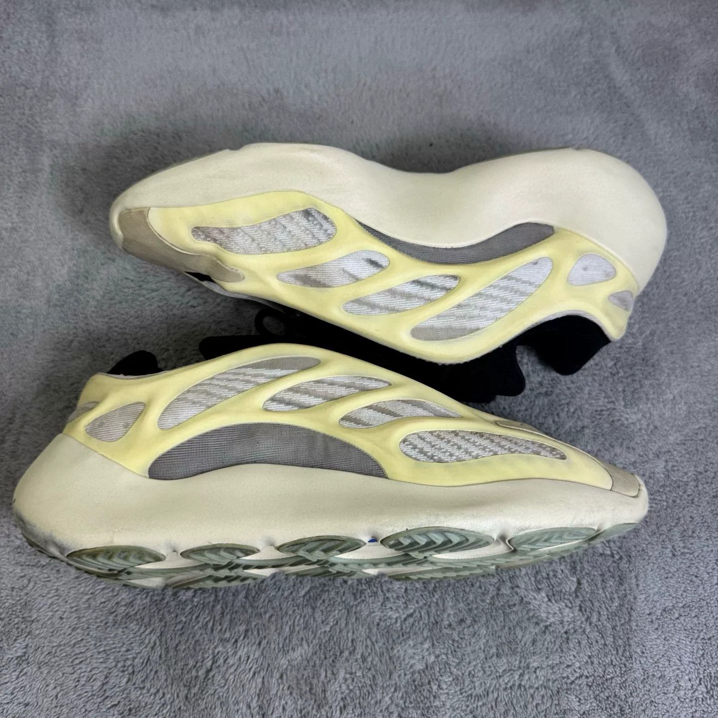 Adidas Adidas YEEZY White Lowtop Sneakers 42 Men Size US 9 / EU 42 - 4 Thumbnail