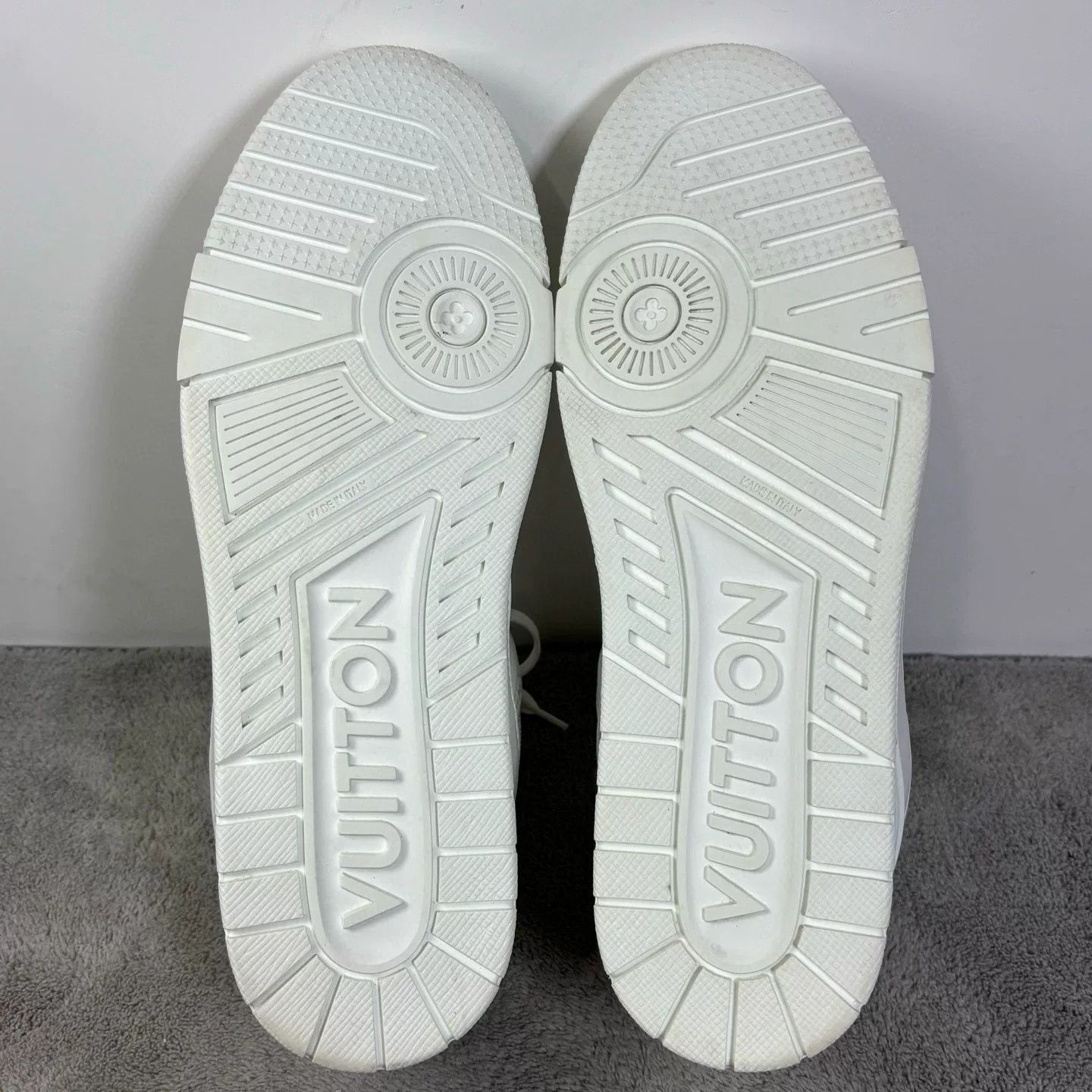 Louis Vuitton Louis Vuitton Training White Lowtop Sneakers 43 Men Size US 10 / EU 43 - 5 Thumbnail