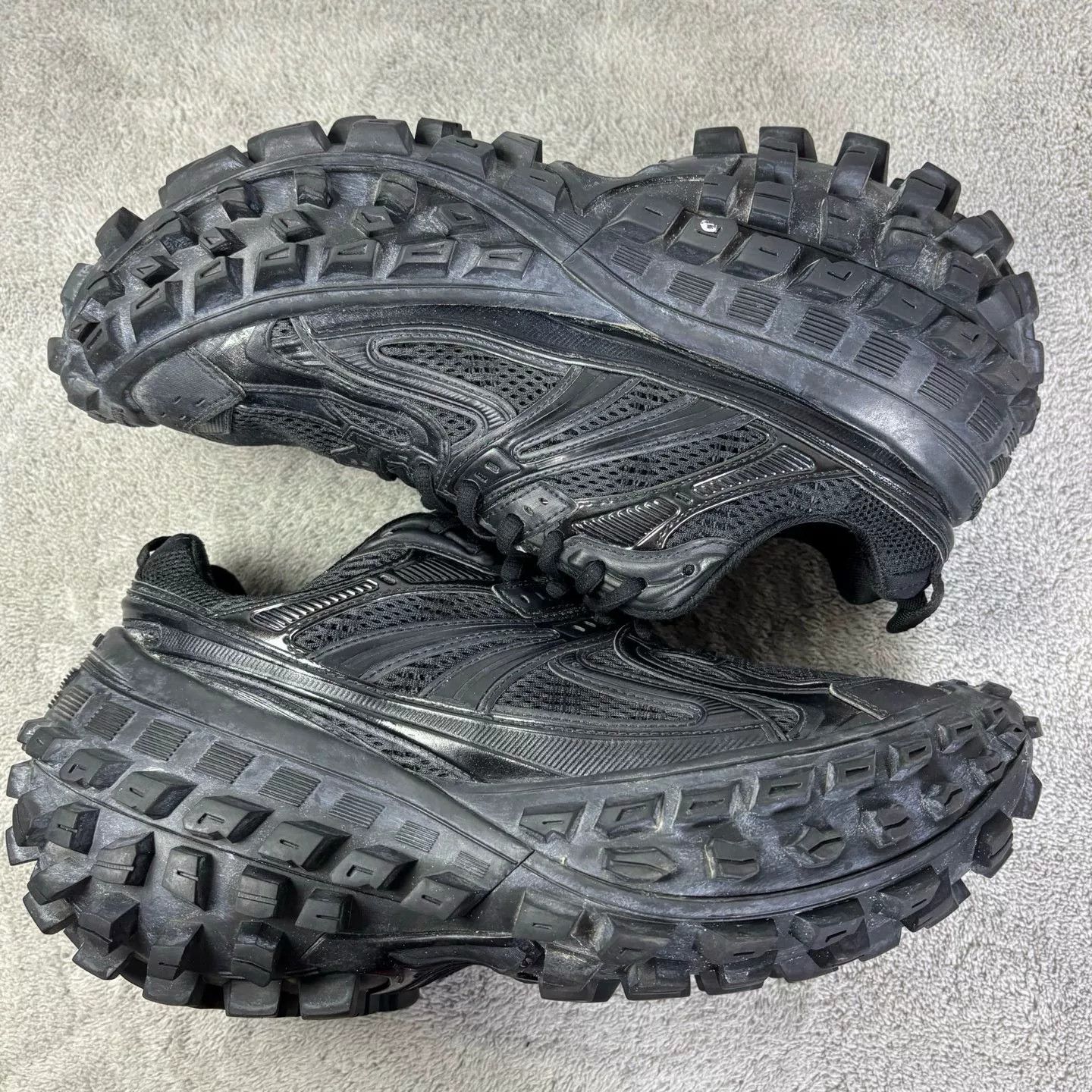Balenciaga Balenciaga Distressed Blue Lowtop Sneakers 41 Men Size US 8.5 / EU 41-42 - 4 Thumbnail