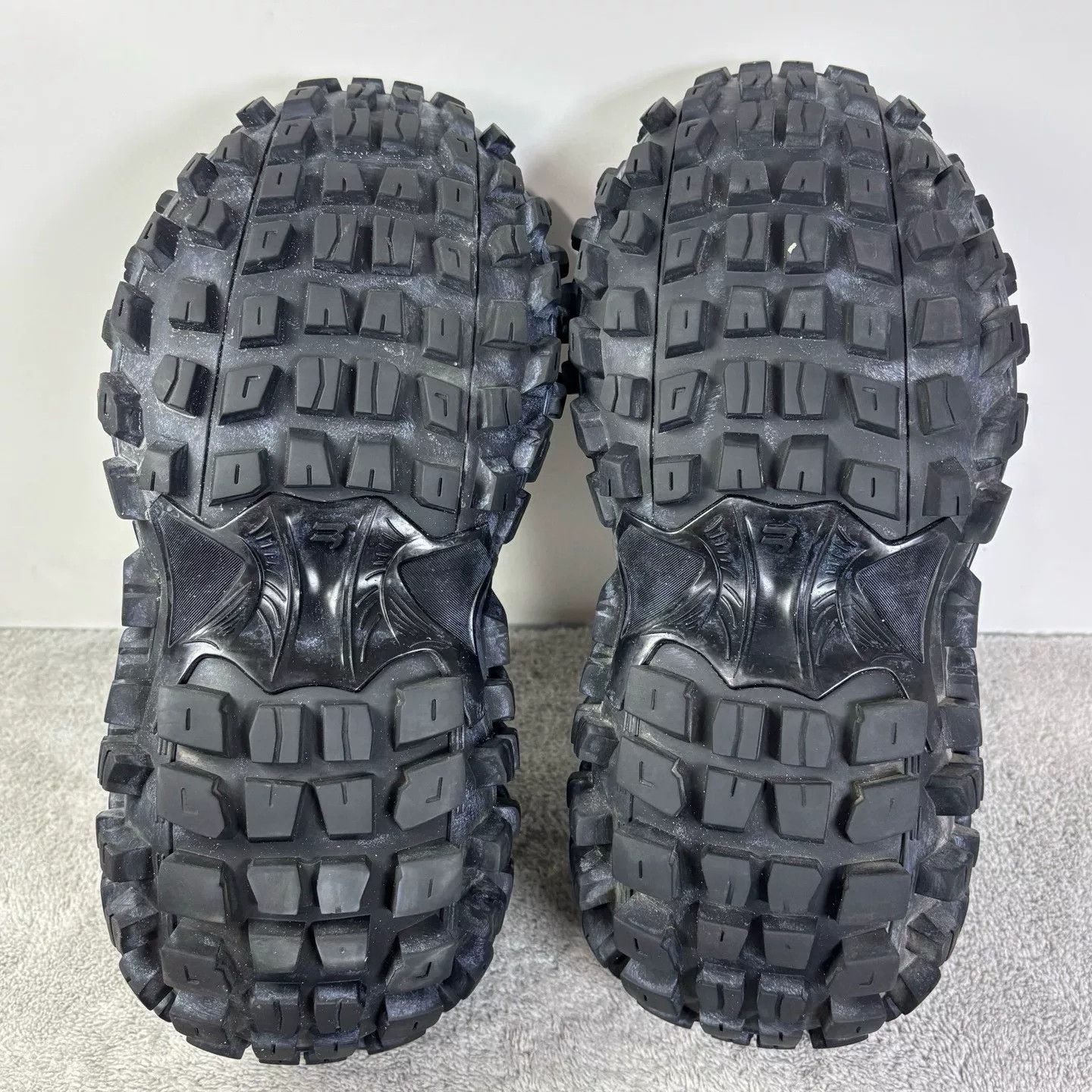 Balenciaga Balenciaga Distressed Blue Lowtop Sneakers 41 Men Size US 8.5 / EU 41-42 - 5 Thumbnail