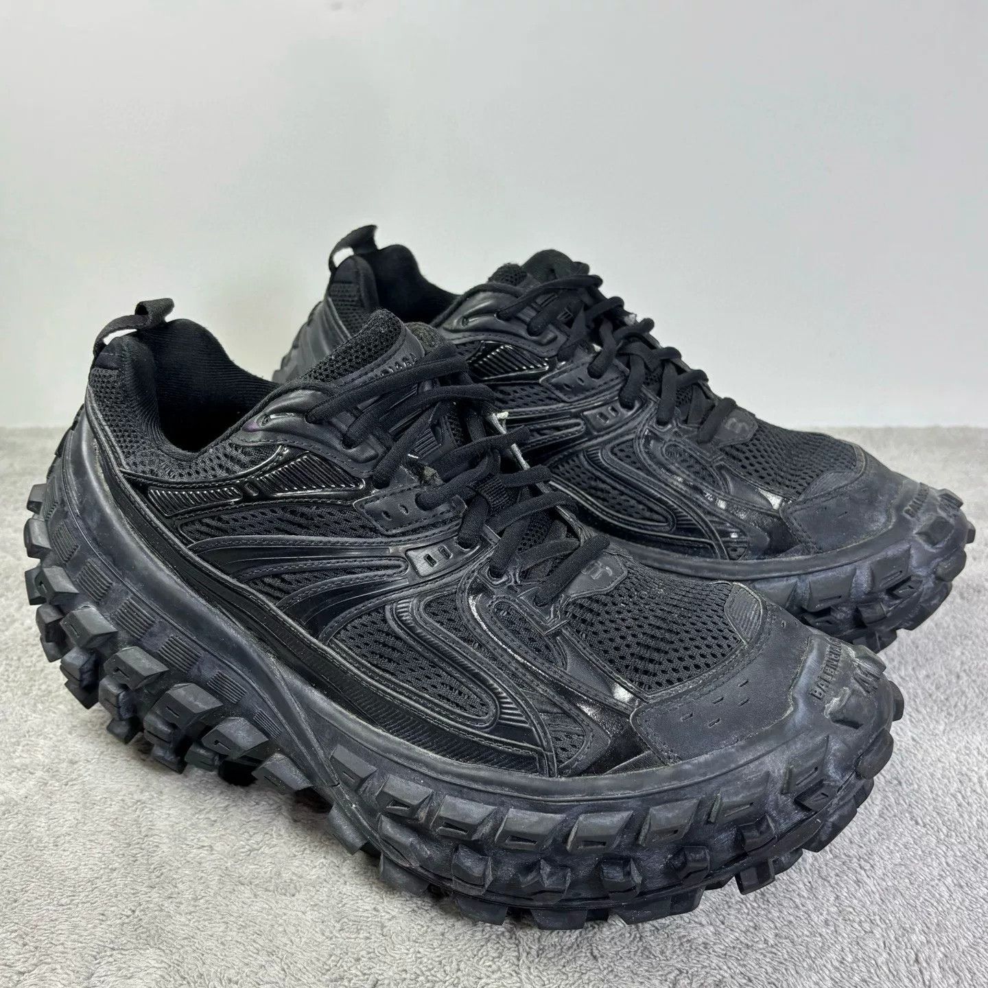 Balenciaga Balenciaga Distressed Blue Lowtop Sneakers 41 Men Size US 8.5 / EU 41-42 - 3 Thumbnail