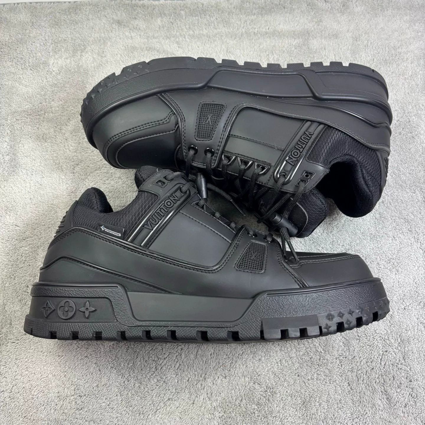 Louis Vuitton Louis Vuitton Black Hitop Sneakers 42 Men Size US 9 / EU 42 - 4 Thumbnail