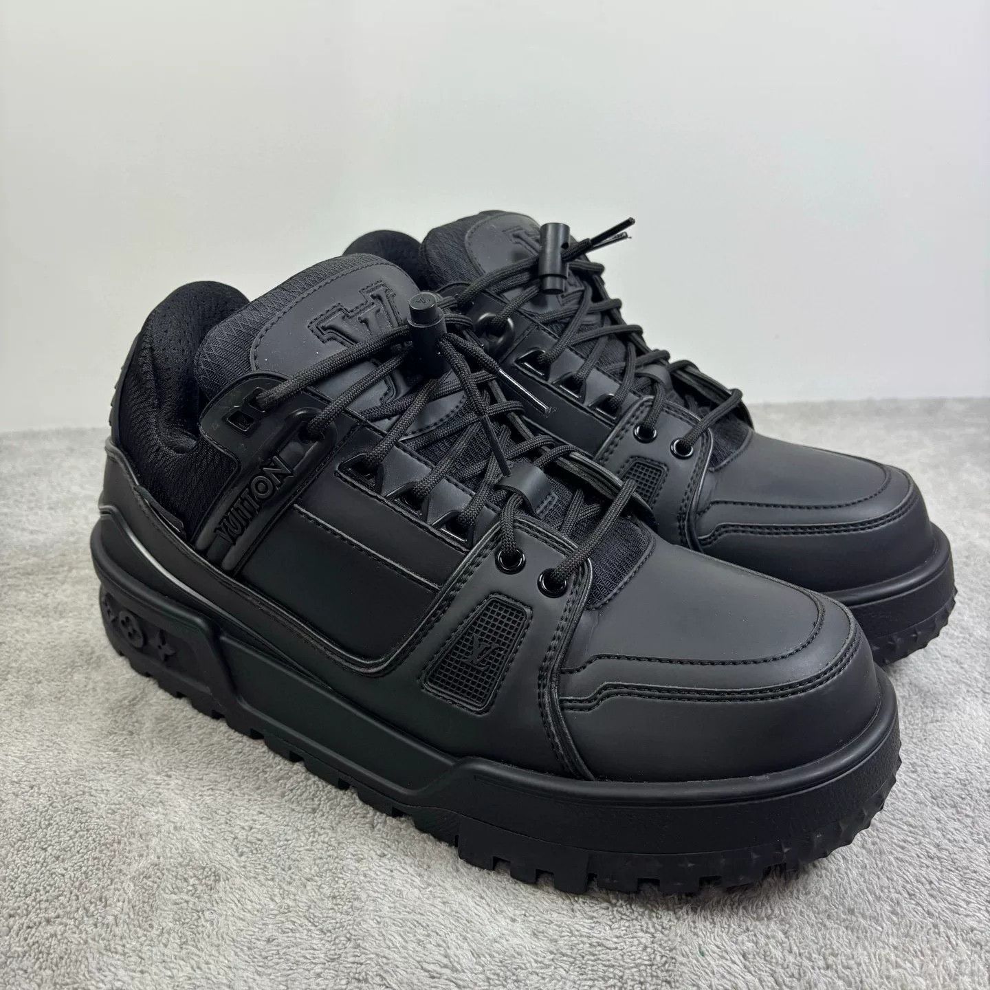 Louis Vuitton Louis Vuitton Black Hitop Sneakers 42 Men Size US 9 / EU 42 - 3 Thumbnail
