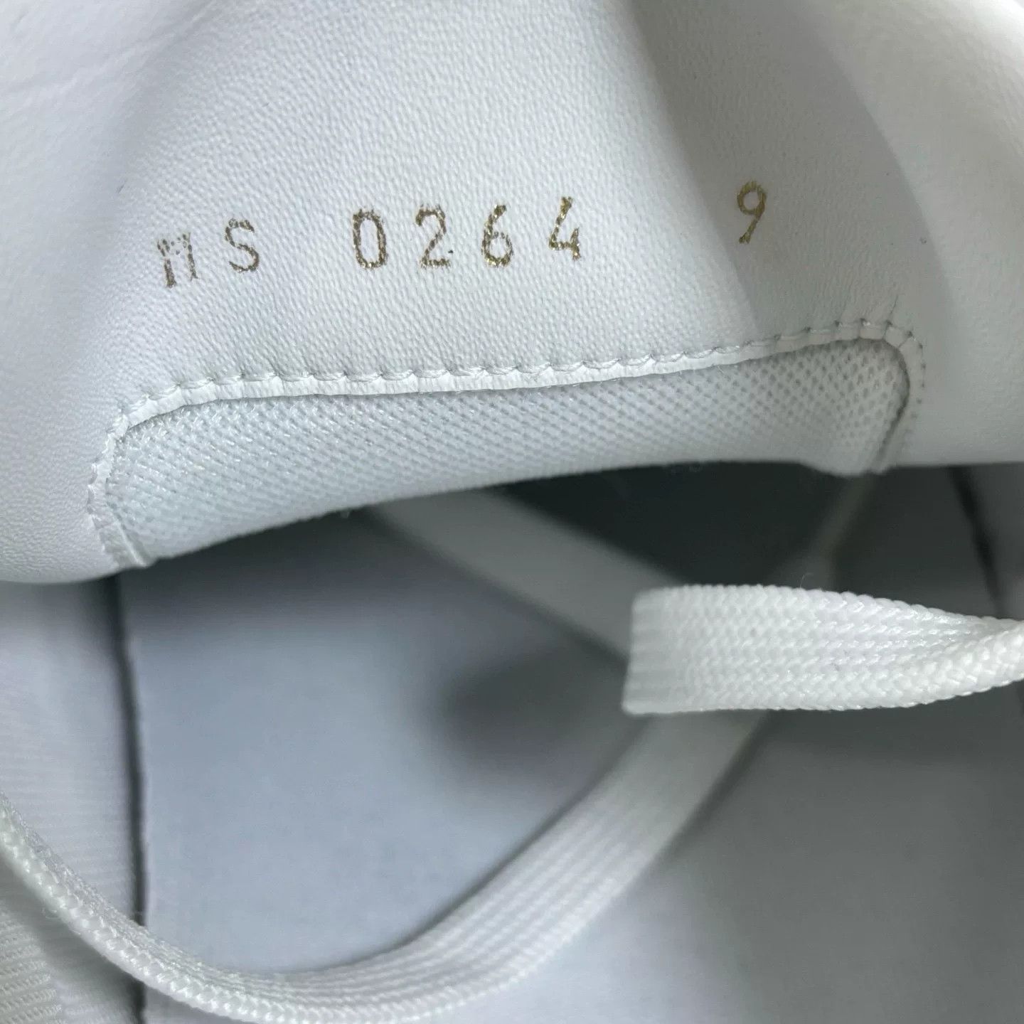 Louis Vuitton Louis Vuitton Training White Lowtop Sneakers 43 Men Size US 10 / EU 43 - 7 Thumbnail