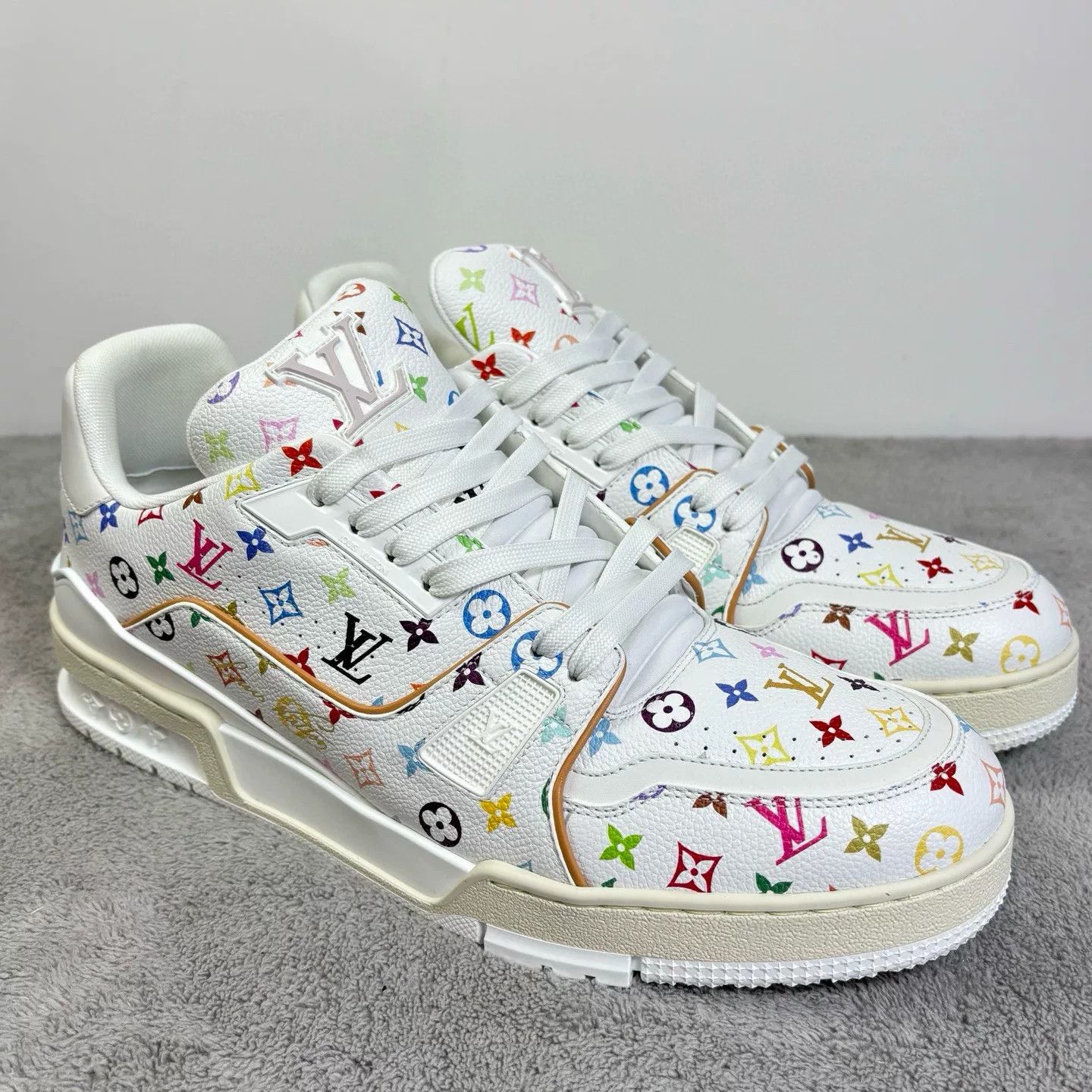 Louis Vuitton Louis Vuitton White Lowtop Sneakers 44 Men Size US 10.5 / EU 43-44 - 3 Thumbnail