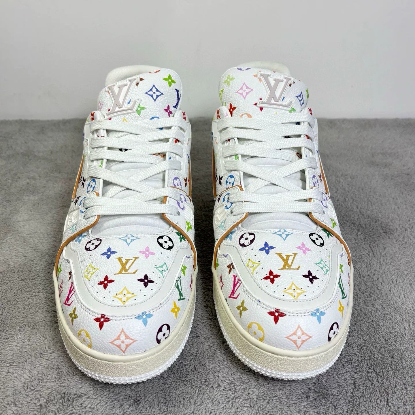 Louis Vuitton Louis Vuitton White Lowtop Sneakers 44 Men Size US 10.5 / EU 43-44 - 2 Thumbnail