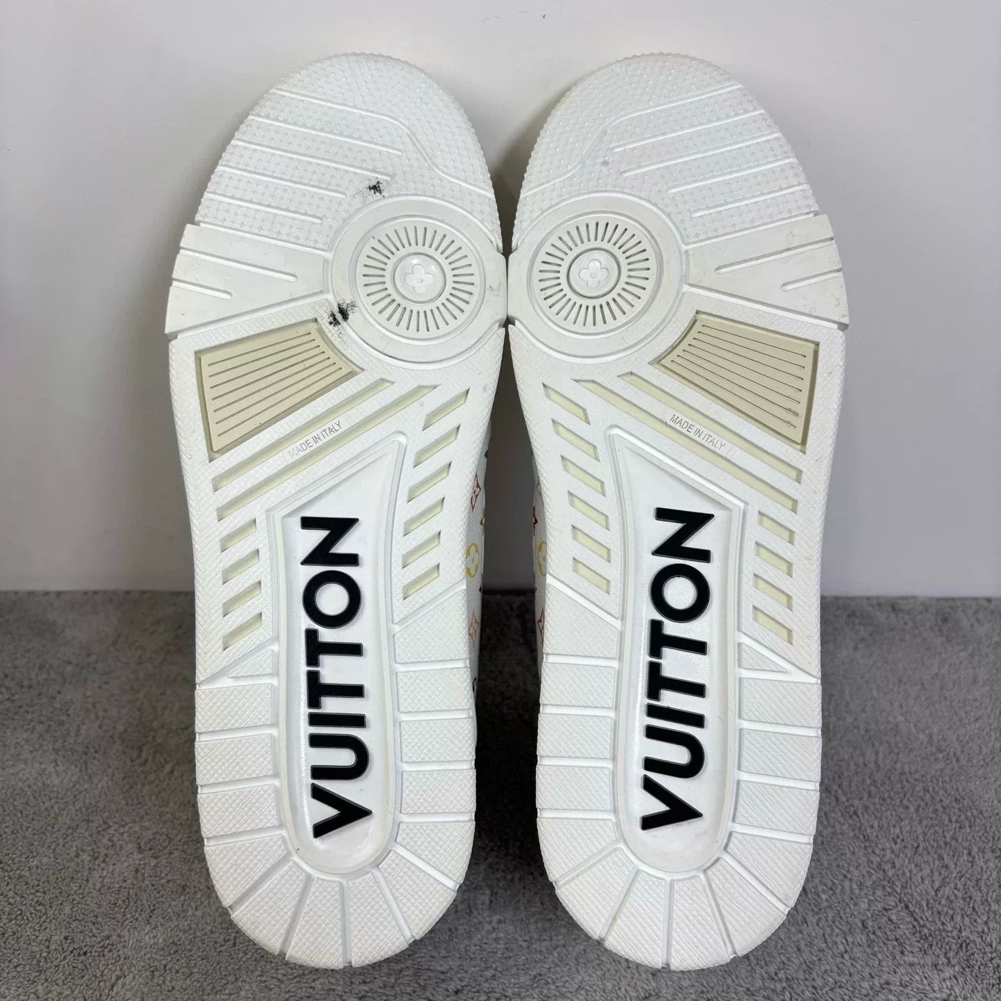 Louis Vuitton Louis Vuitton White Lowtop Sneakers 44 Men Size US 10.5 / EU 43-44 - 5 Thumbnail