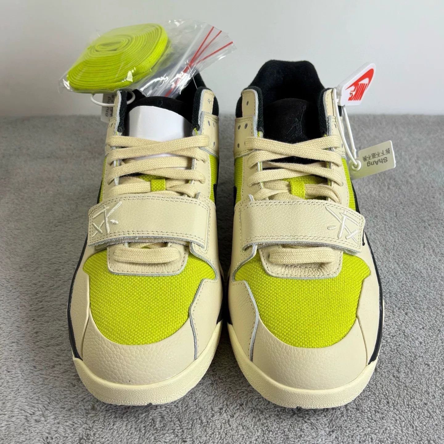 Nike Nike Yellow Lowtop Sneakers 44.5 Men Size US 11 / EU 44 - 2 Thumbnail