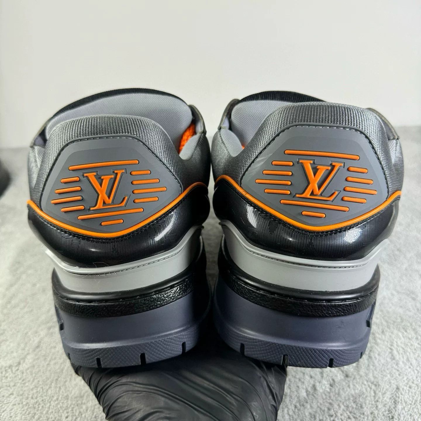 Louis Vuitton Louis Vuitton Training Gray Lowtop Sneakers 44 Men Size US 10.5 / EU 43-44 - 8 Thumbnail