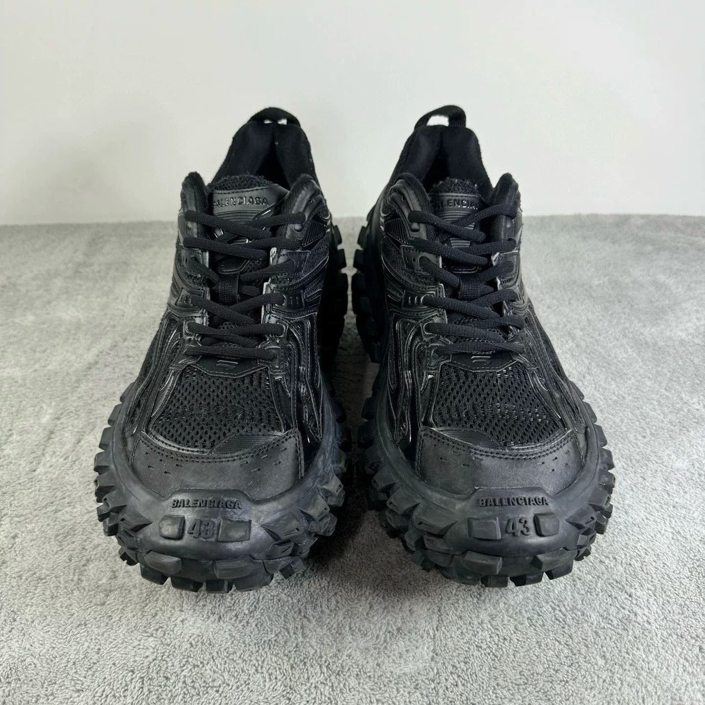 Balenciaga Balenciaga Blue Lowtop Sneakers 43 Men Size US 10 / EU 43 - 2 Thumbnail