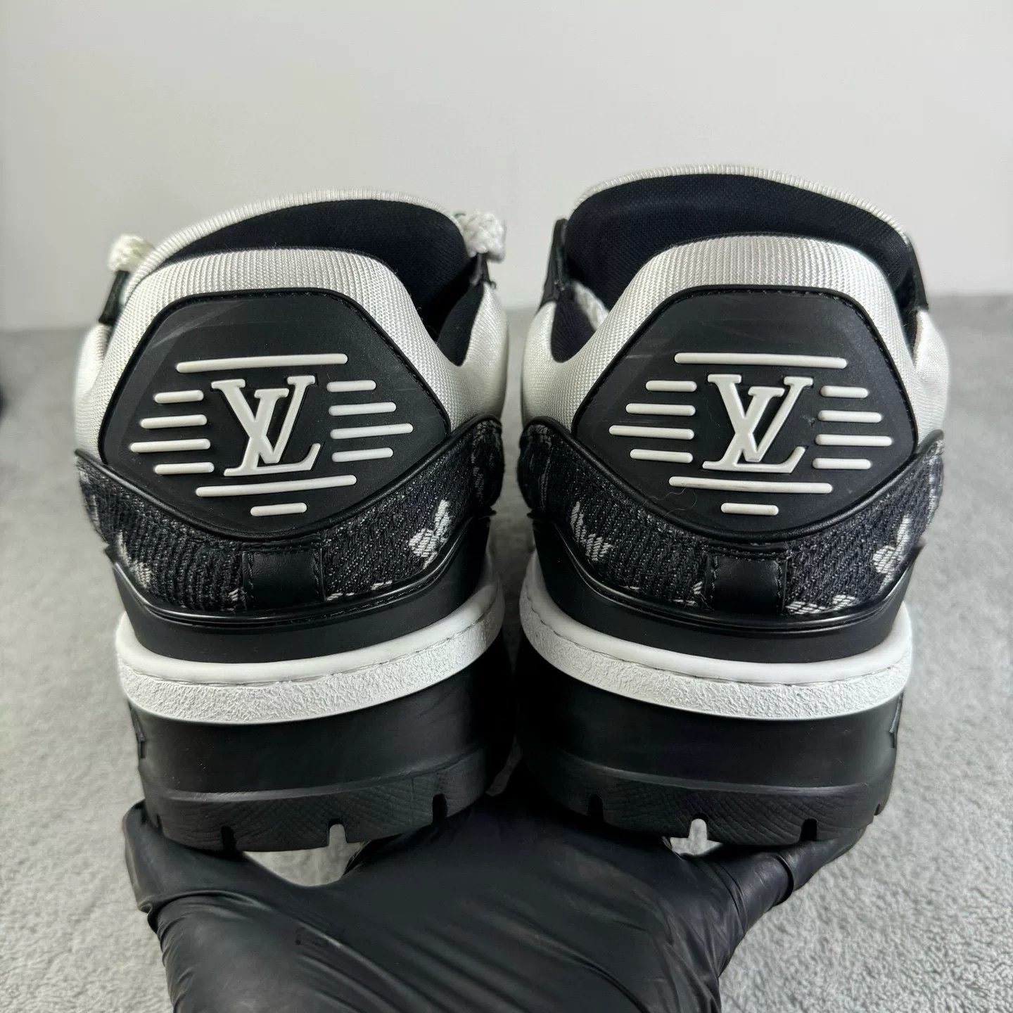 Louis Vuitton Louis Vuitton Training Black Lowtop Sneakers 44 Men Size US 10.5 / EU 43-44 - 8 Thumbnail