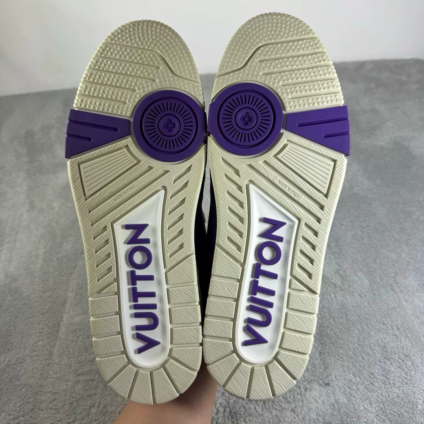Louis Vuitton Louis Vuitton Training Gold Lowtop Sneakers 42 Men Size US 9 / EU 42 - 5 Thumbnail