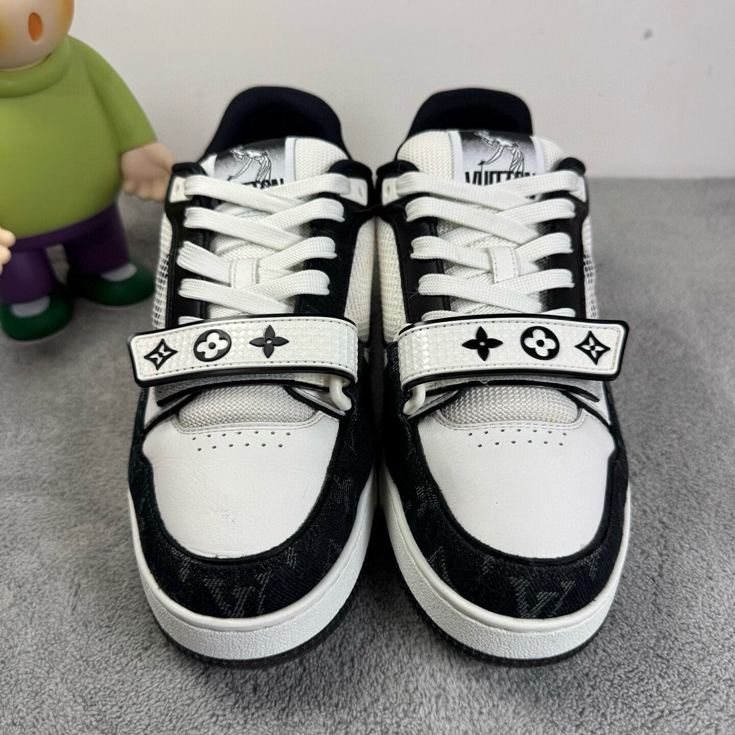 Louis Vuitton Louis Vuitton Training Black Lowtop Sneakers 39 Men Size US 6.5 / EU 39-40 - 2 Thumbnail