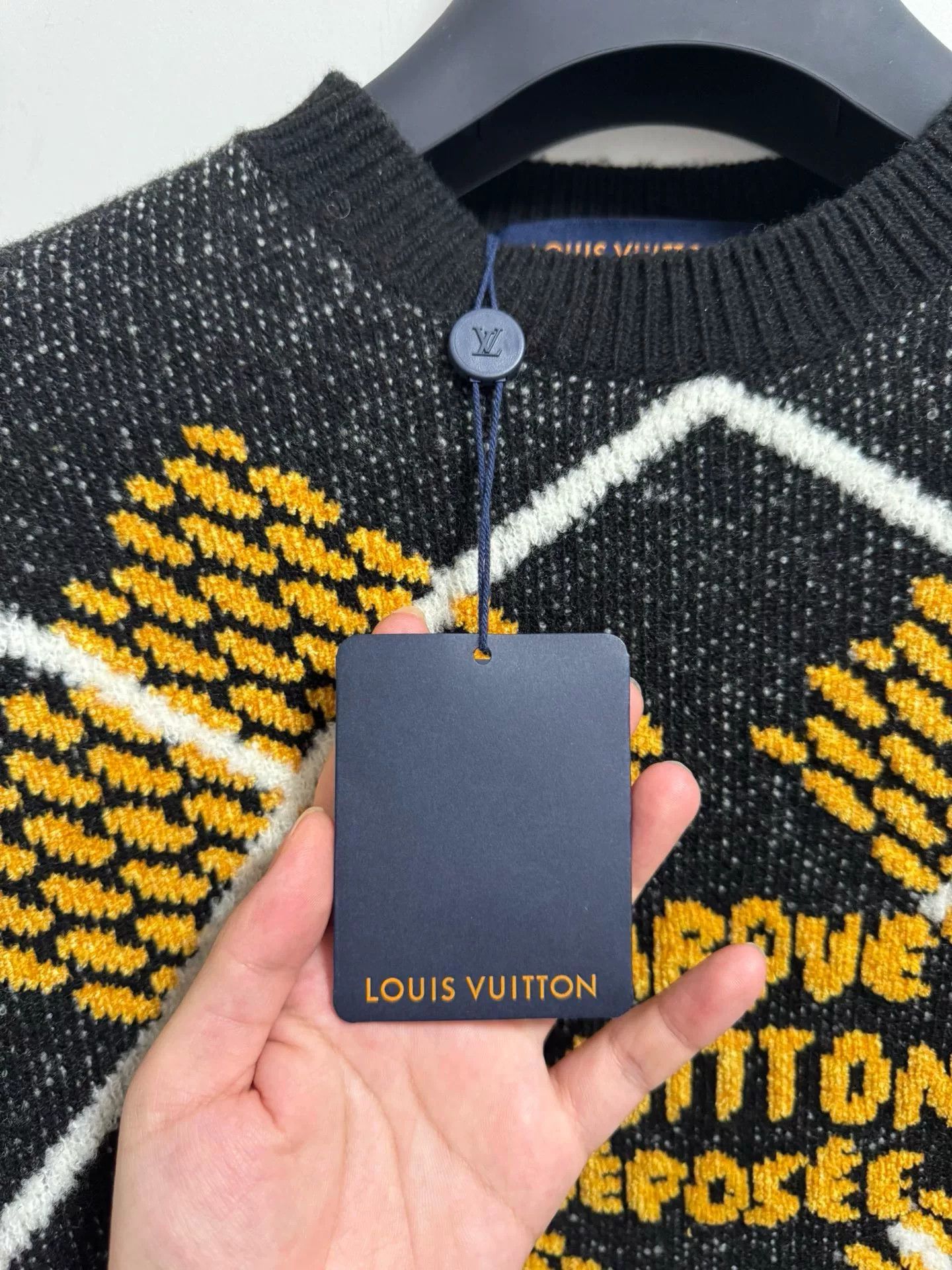 Louis Vuitton Louis Vuitton Multi Sweater M Men Size US M / EU 48-50 / 2 - 6 Thumbnail