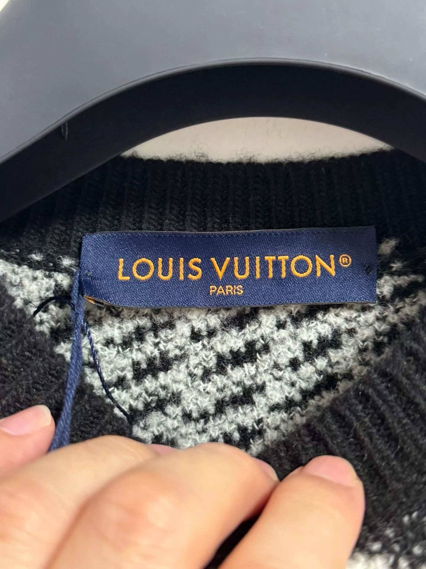 Louis Vuitton Louis Vuitton Multi Sweater M Men Size US M / EU 48-50 / 2 - 4 Thumbnail