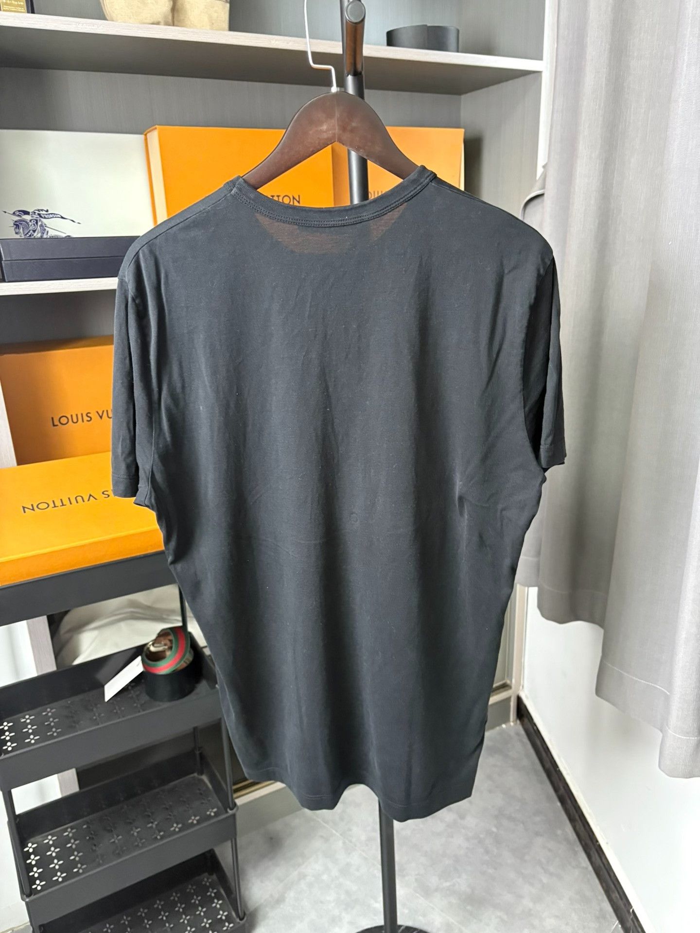 Louis Vuitton Louis Vuitton Black T-Shirt M Men Size US M / EU 48-50 / 2 - 4 Thumbnail