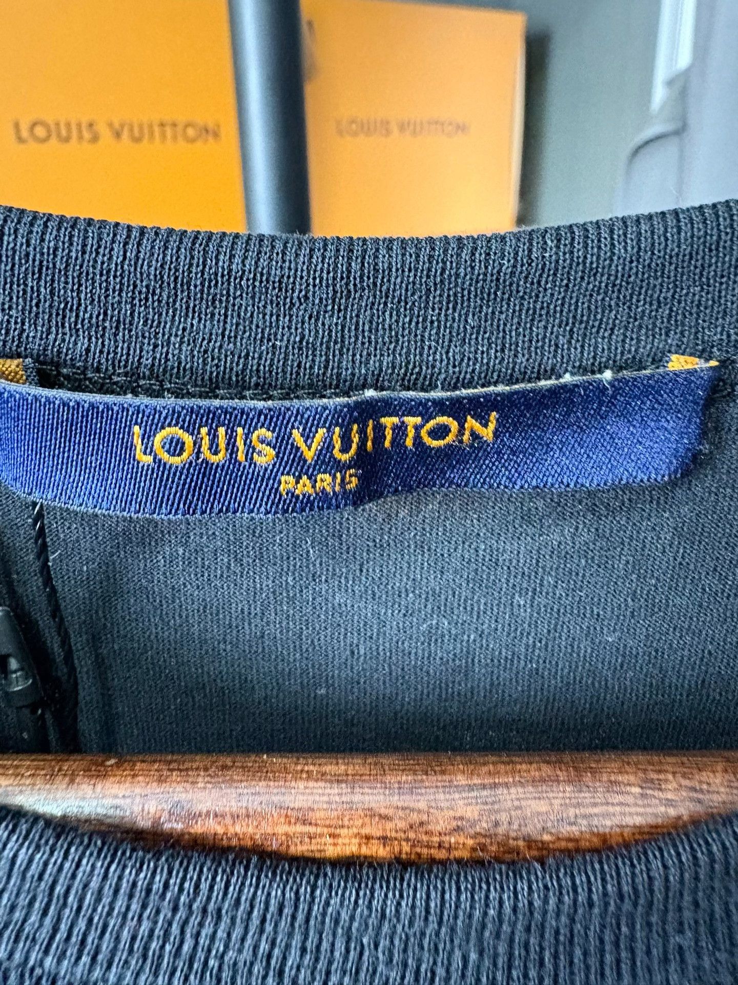 Louis Vuitton Louis Vuitton Black T-Shirt M Men Size US M / EU 48-50 / 2 - 2 Thumbnail