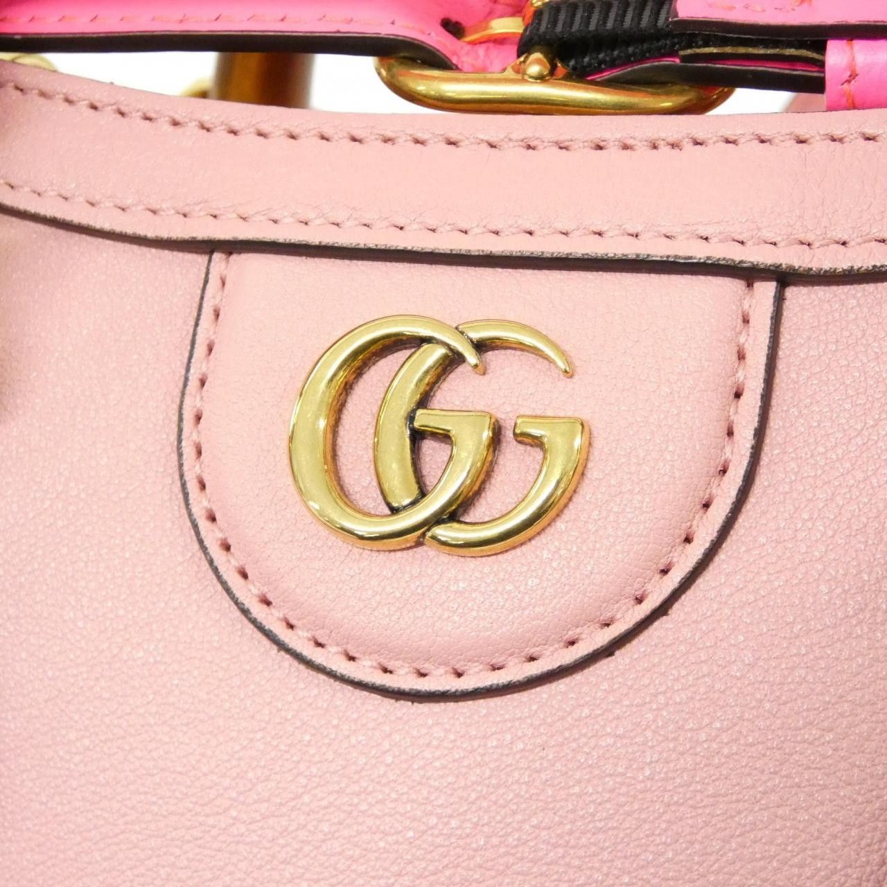 Gucci Gucci Gucci Diana Leather Bag Leather Crossbody Bag 65566117QDT DUTY FREE for USA Size ONE SIZE - 4 Thumbnail