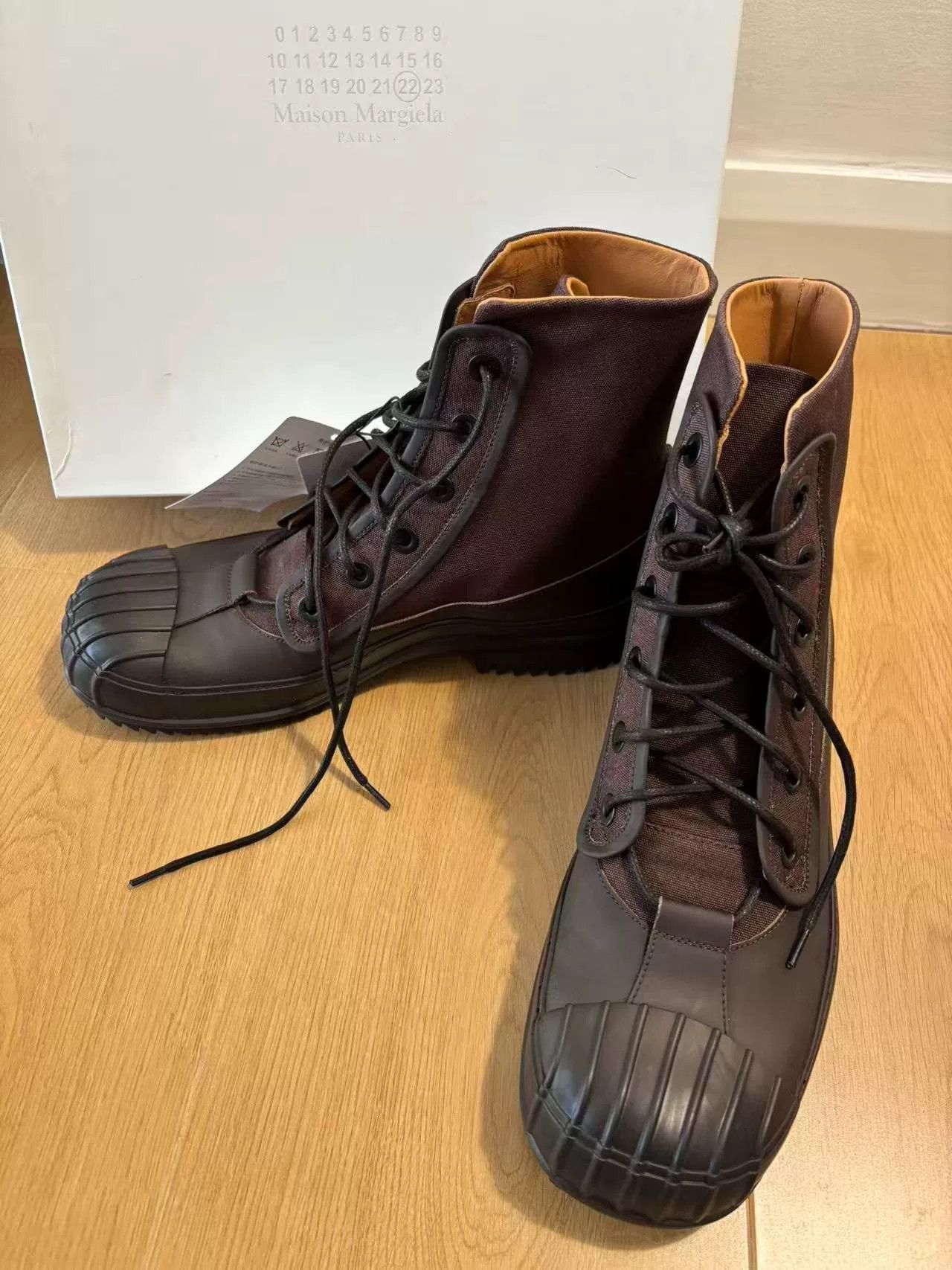 Maison Margiela Maison Margiela Brown High-Top Duck Boots Size US 8 / EU 41 - 2 Thumbnail