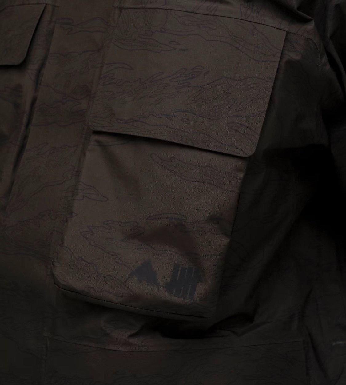 Burton Burton x Undefeated Gore-Tex Jacket Size US M / EU 48-50 / 2 - 5 Thumbnail