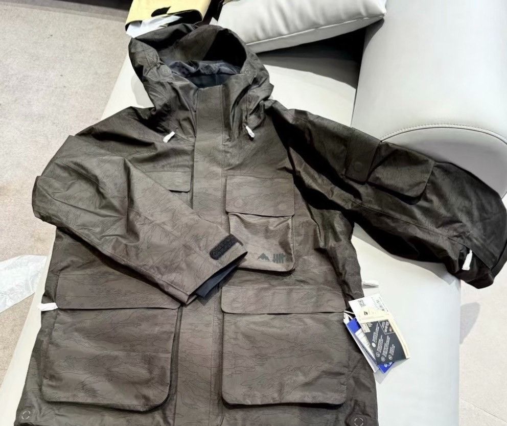 Burton Burton x Undefeated Gore-Tex Jacket Size US M / EU 48-50 / 2 - 4 Thumbnail