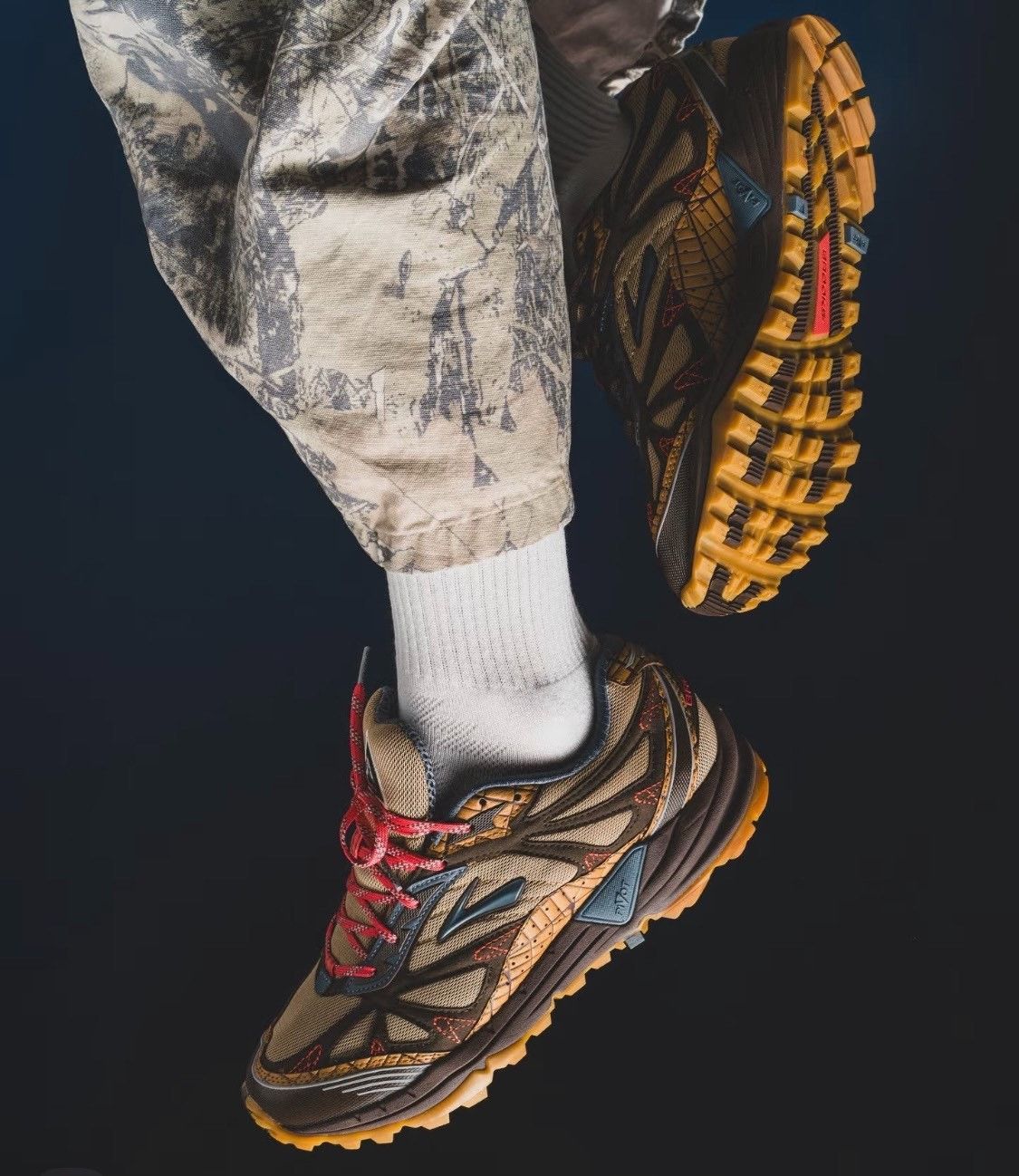 Brooks Brooks x Staple Cascadia 1 Size US 9 / EU 42 - 2 Thumbnail