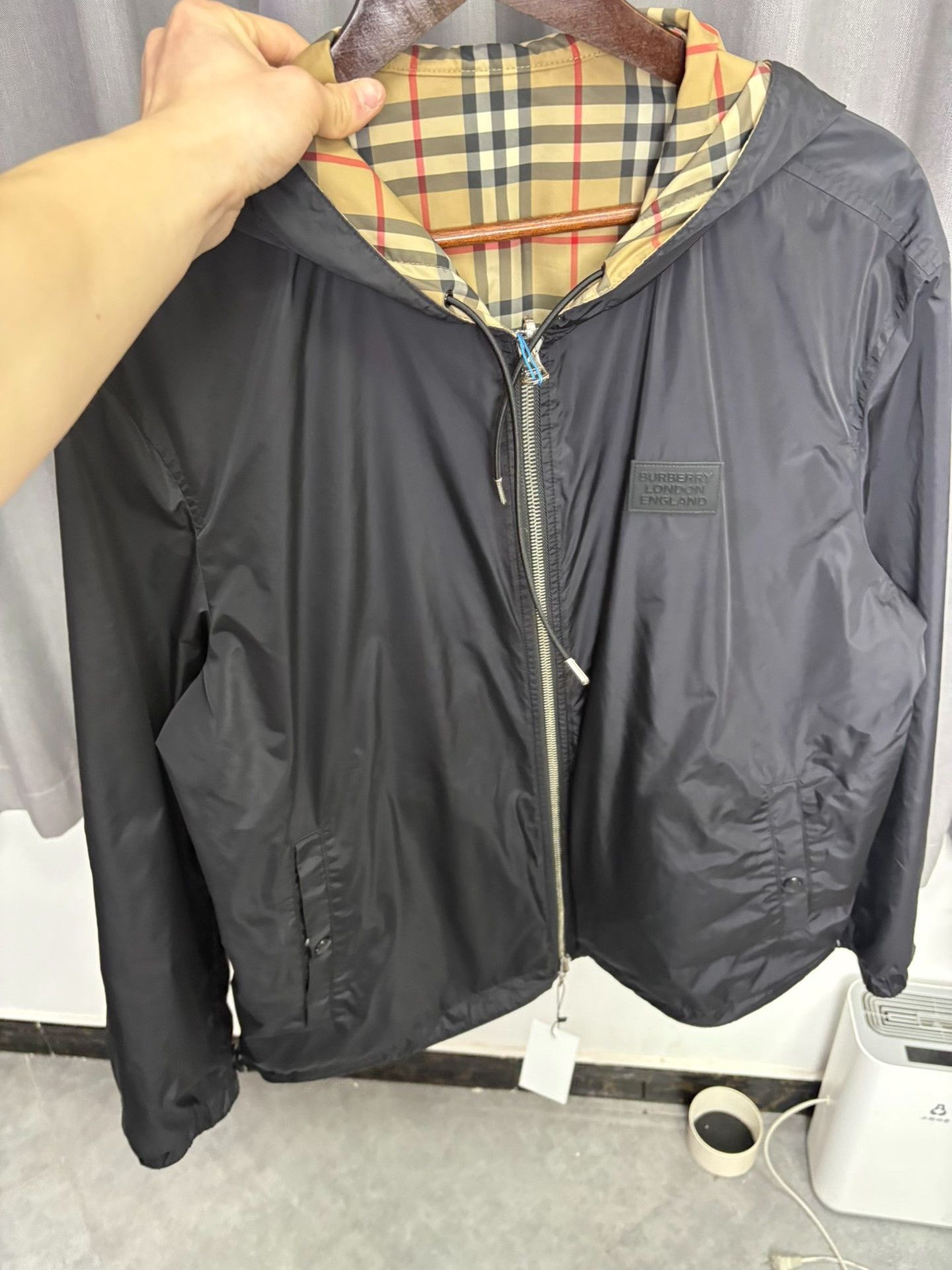 Burberry Burberry Black Light Jacket L Men Size US L / EU 52-54 / 3 - 6 Thumbnail