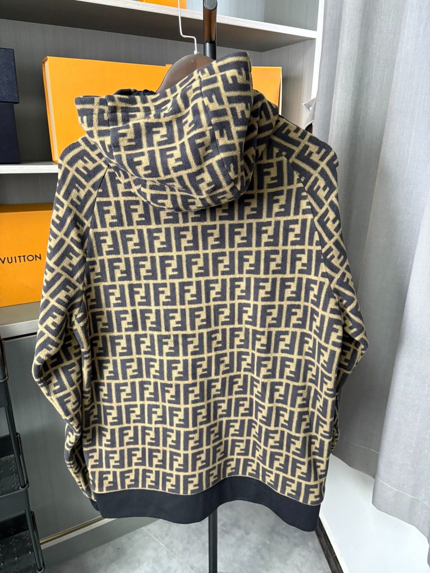 Fendi Fendi Hoodie XL Men Size US XL / EU 56 / 4 - 4 Thumbnail