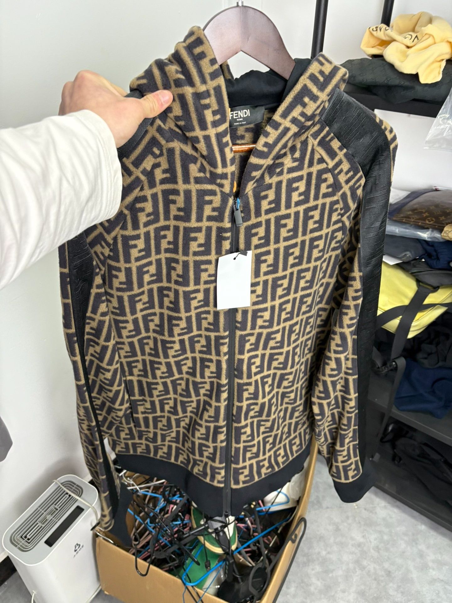 Fendi Fendi Hoodie XL Men Size US XL / EU 56 / 4 - 7 Thumbnail