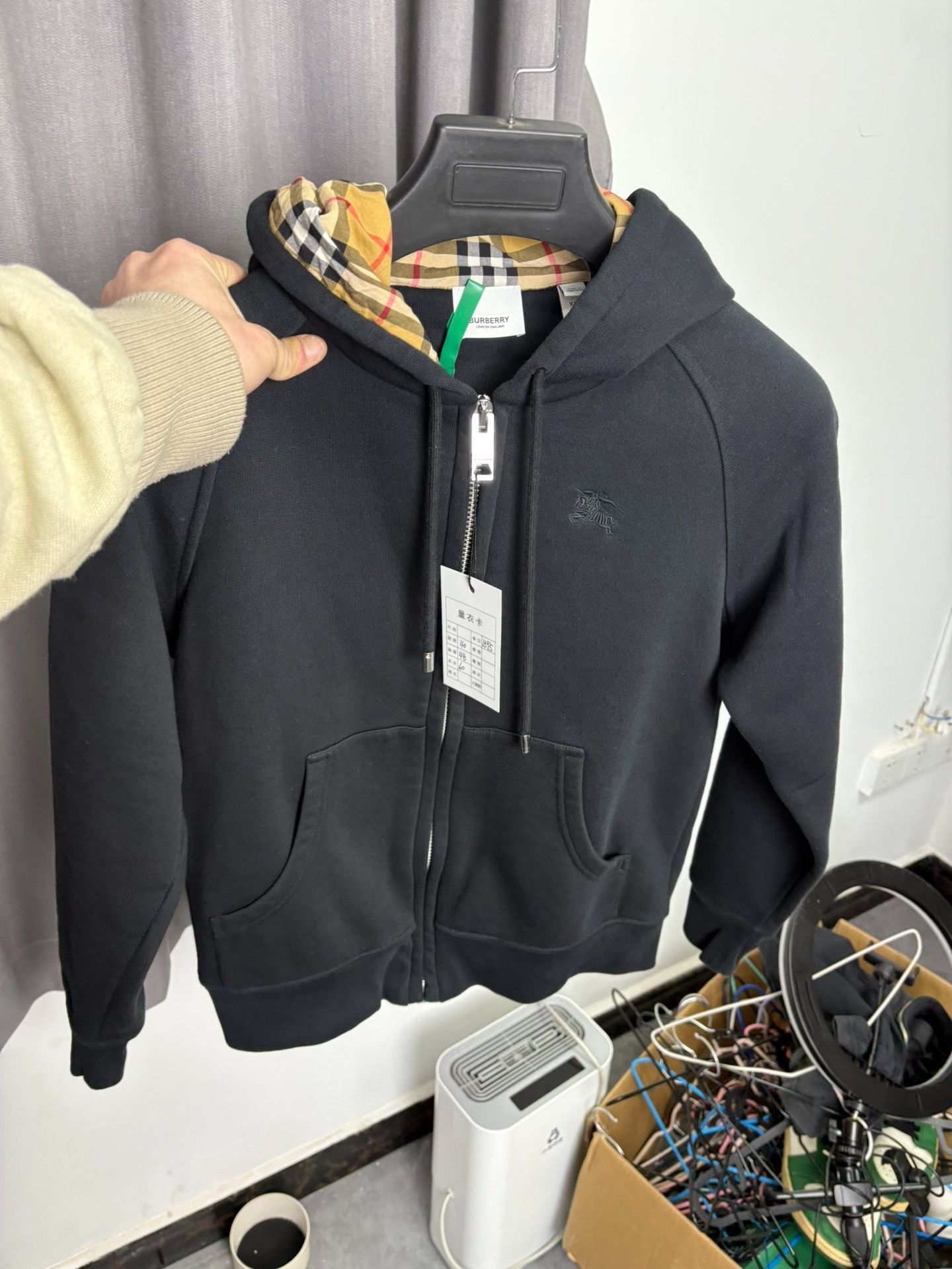 Burberry Burberry Black Hoodie XS Men Size US XS / EU 42 / 0 - 8 Thumbnail